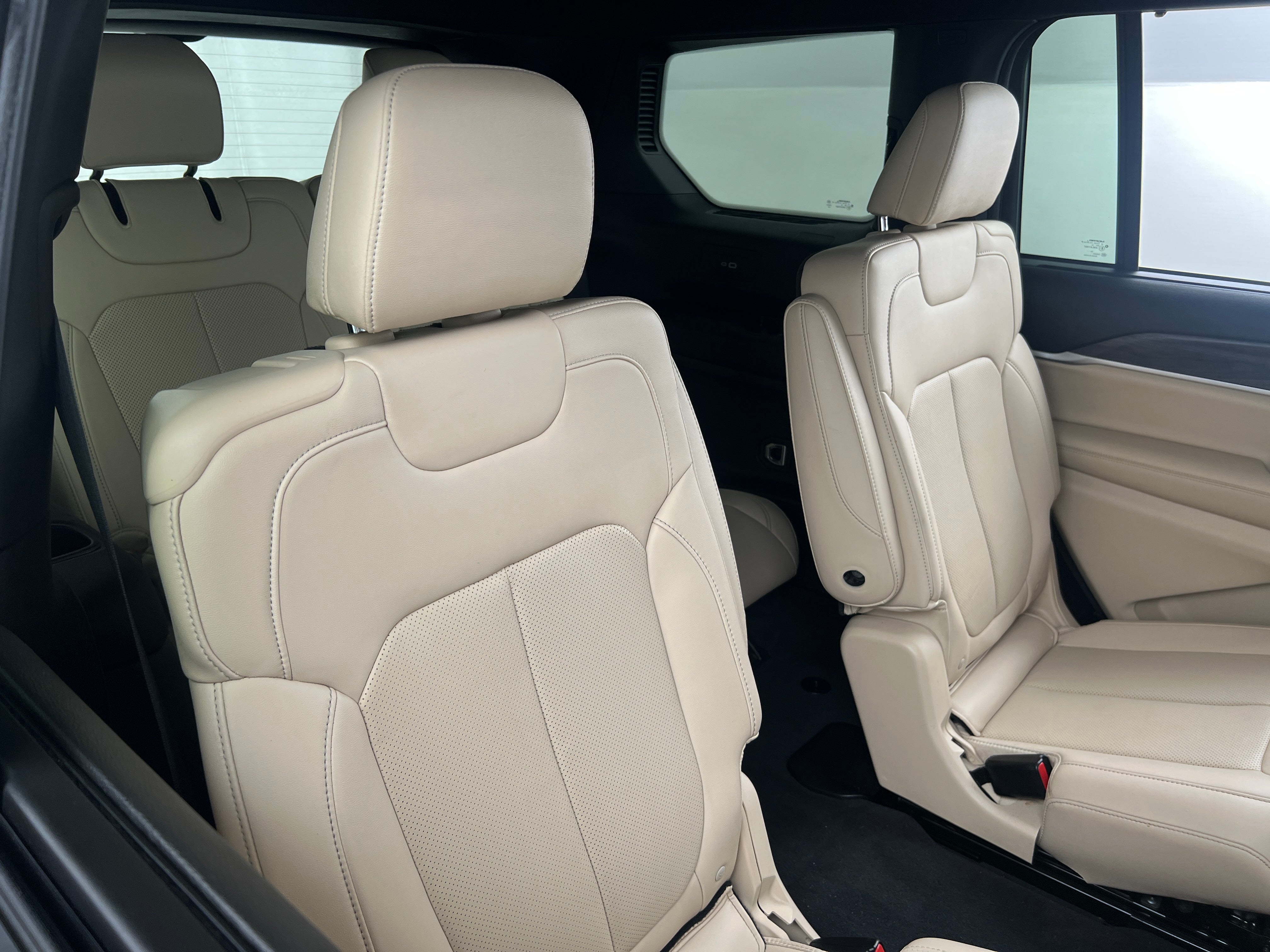 2023 Jeep Grand Cherokee L Limited Edition 5