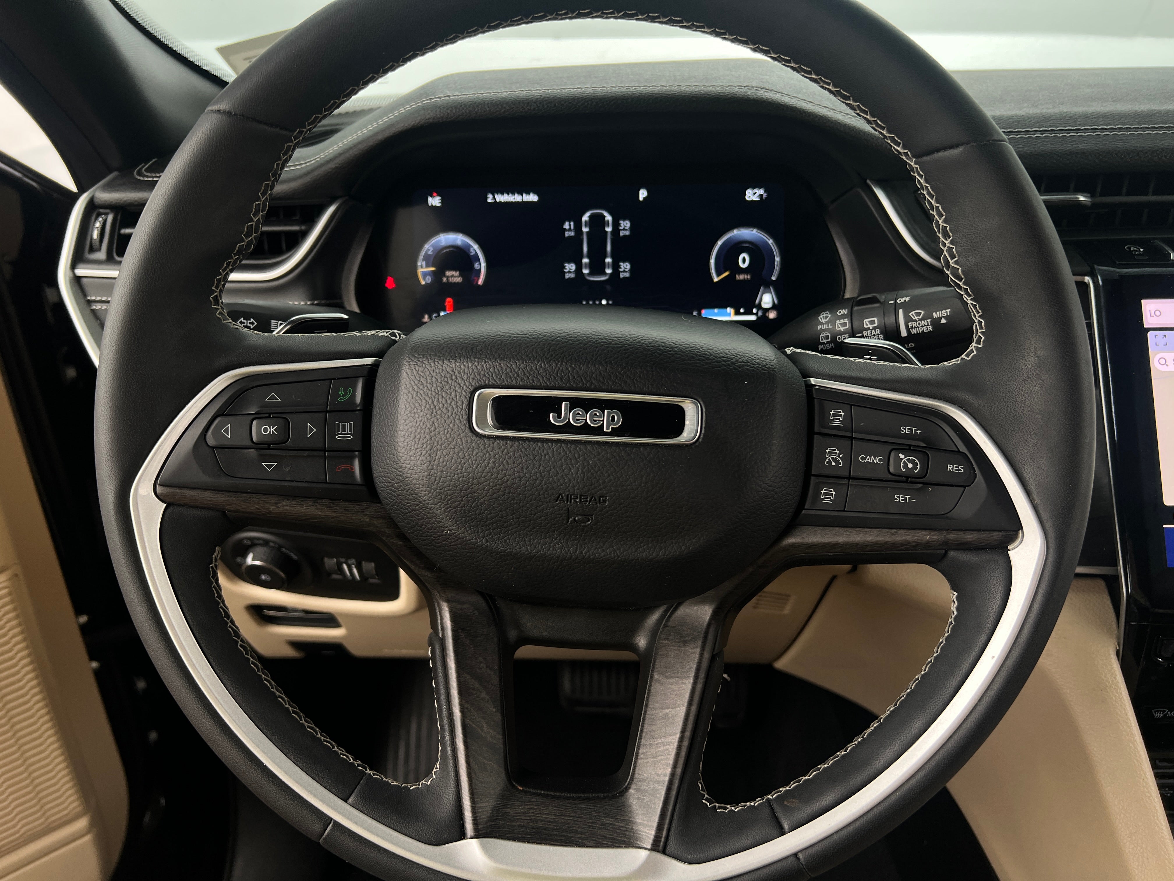 2023 Jeep Grand Cherokee L Limited Edition 4