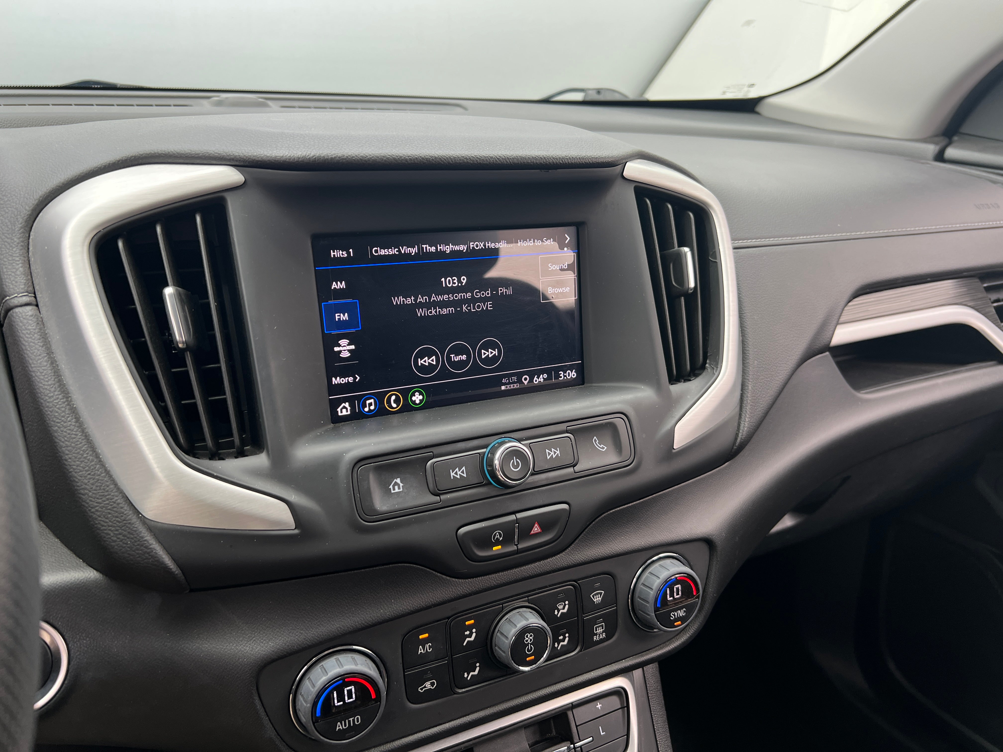 2023 GMC Terrain SLE 4