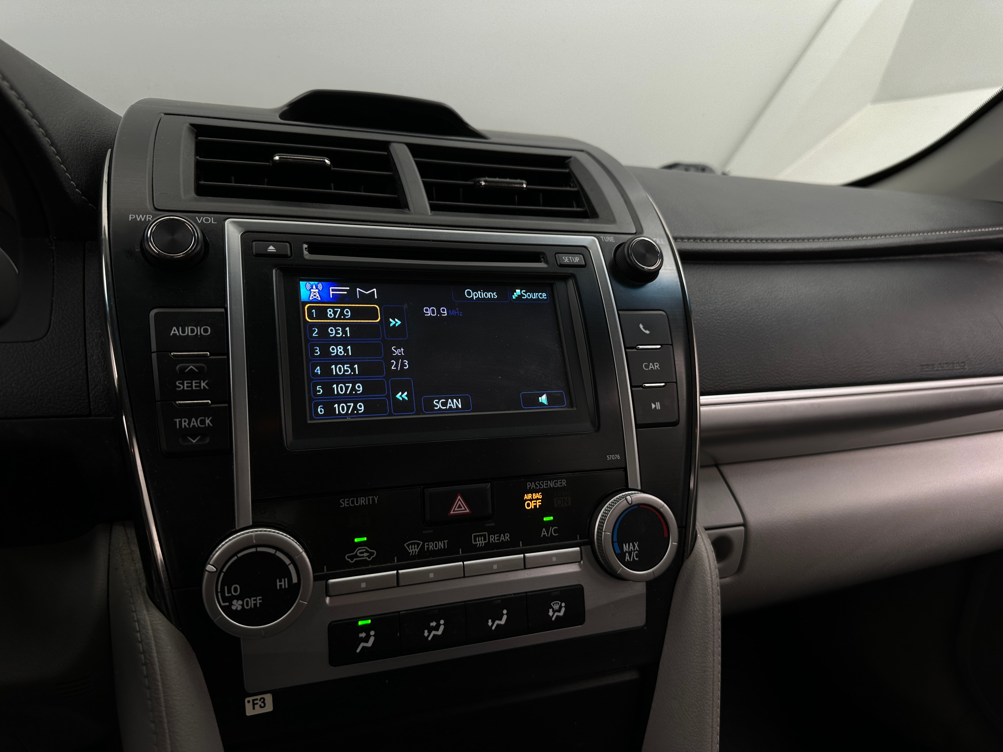 2013 Toyota Camry LE 4