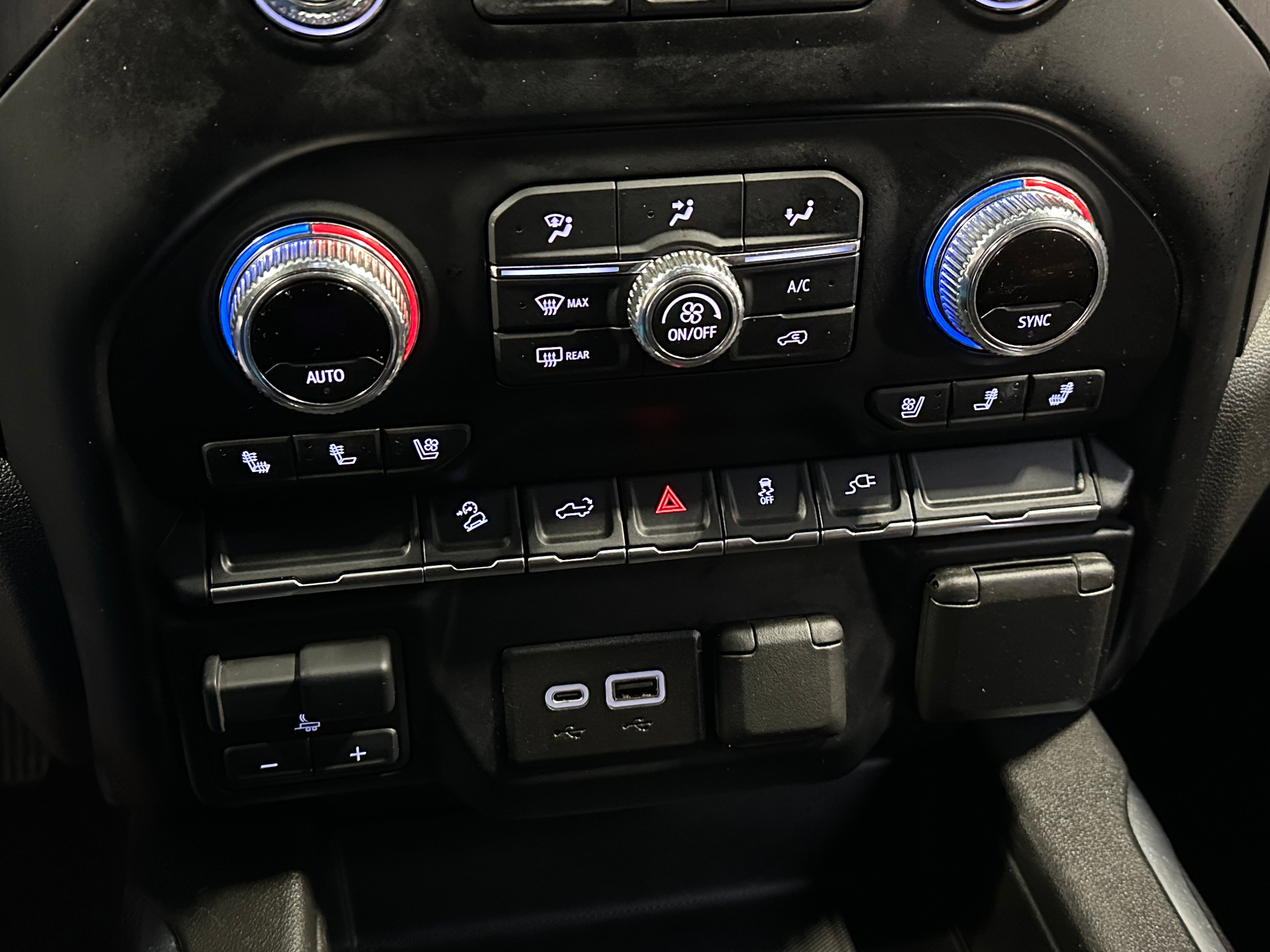 2021 GMC Sierra 1500 AT4 3