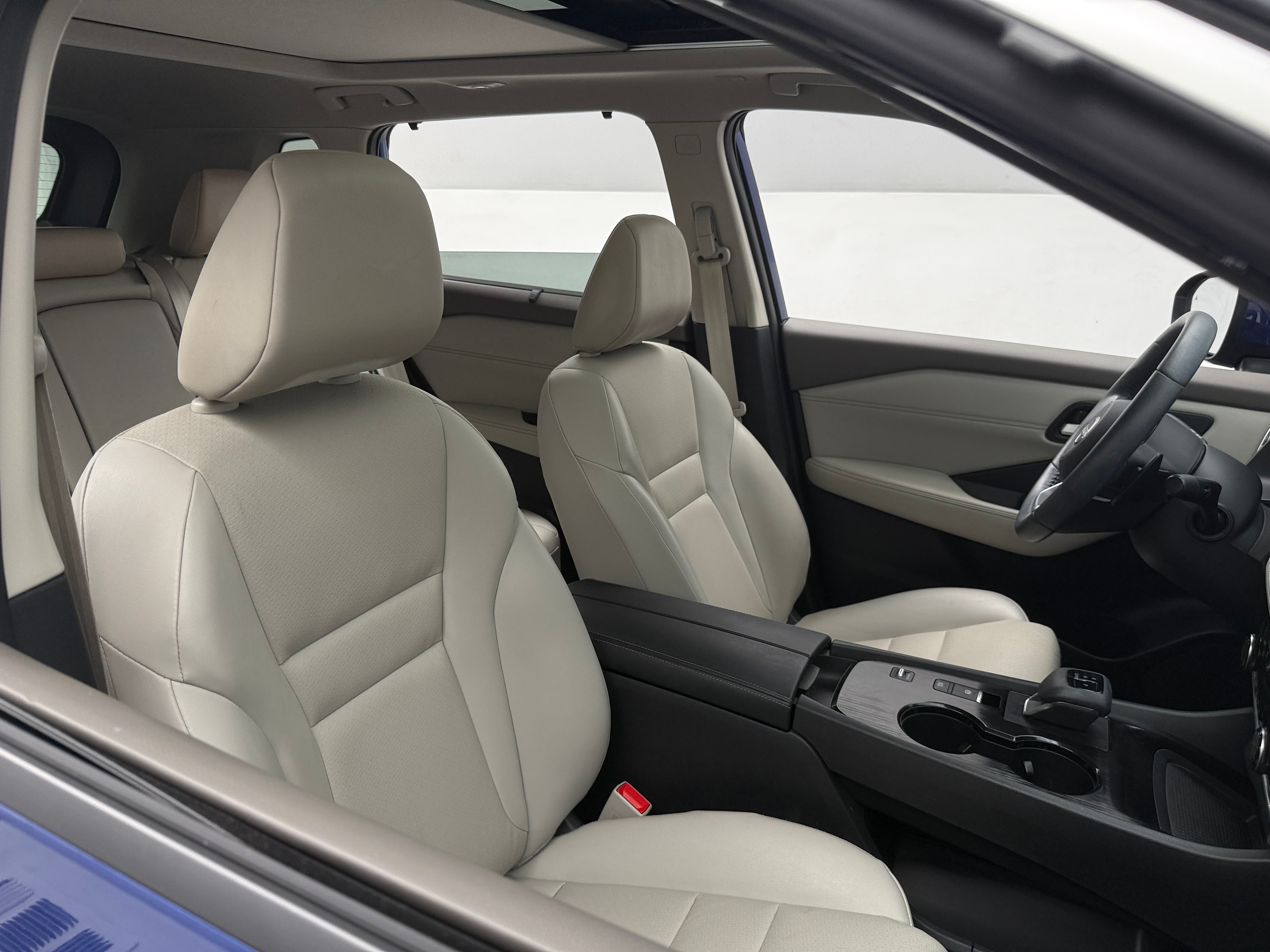 2022 Nissan Rogue SV 2