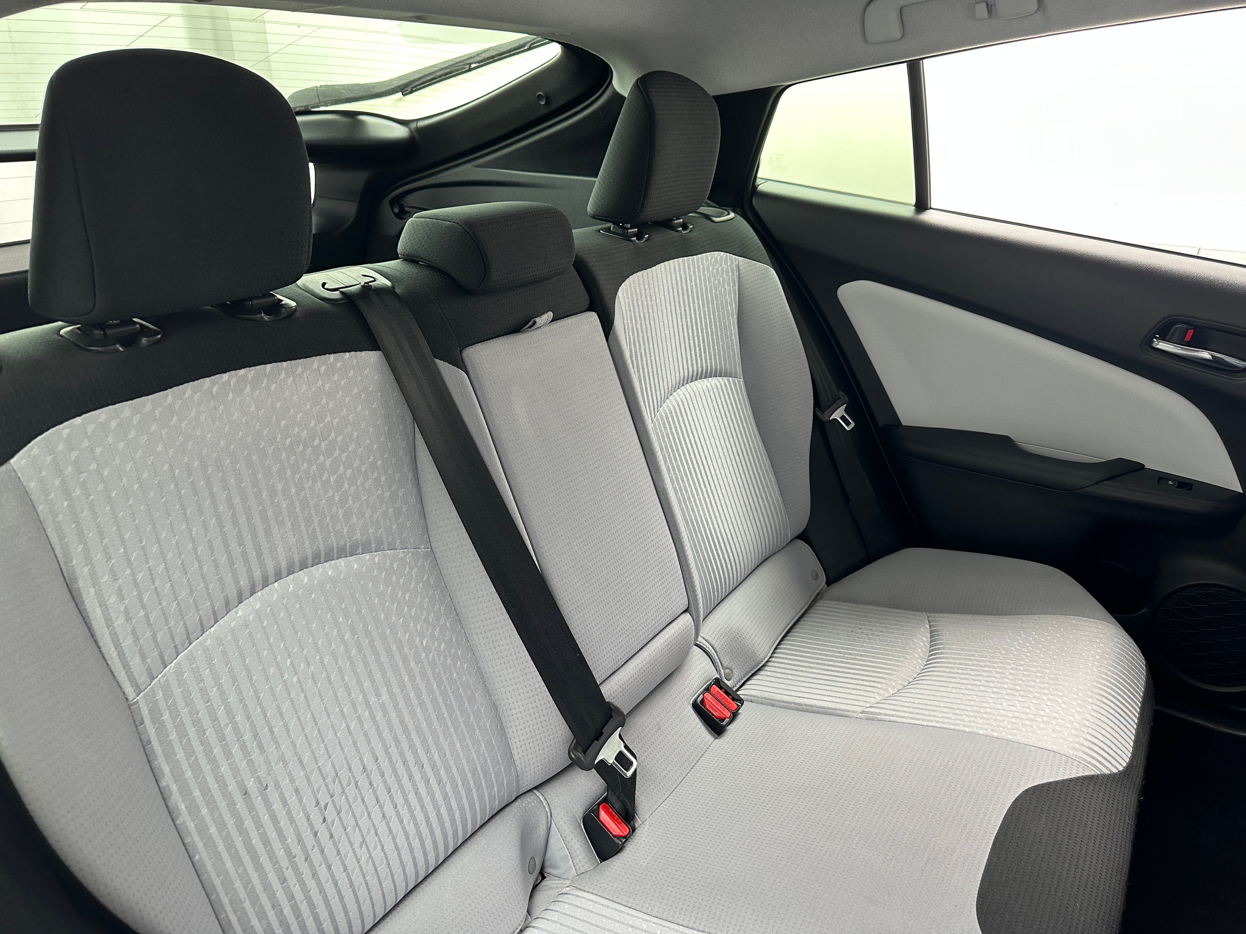 2017 Toyota Prius Two 6
