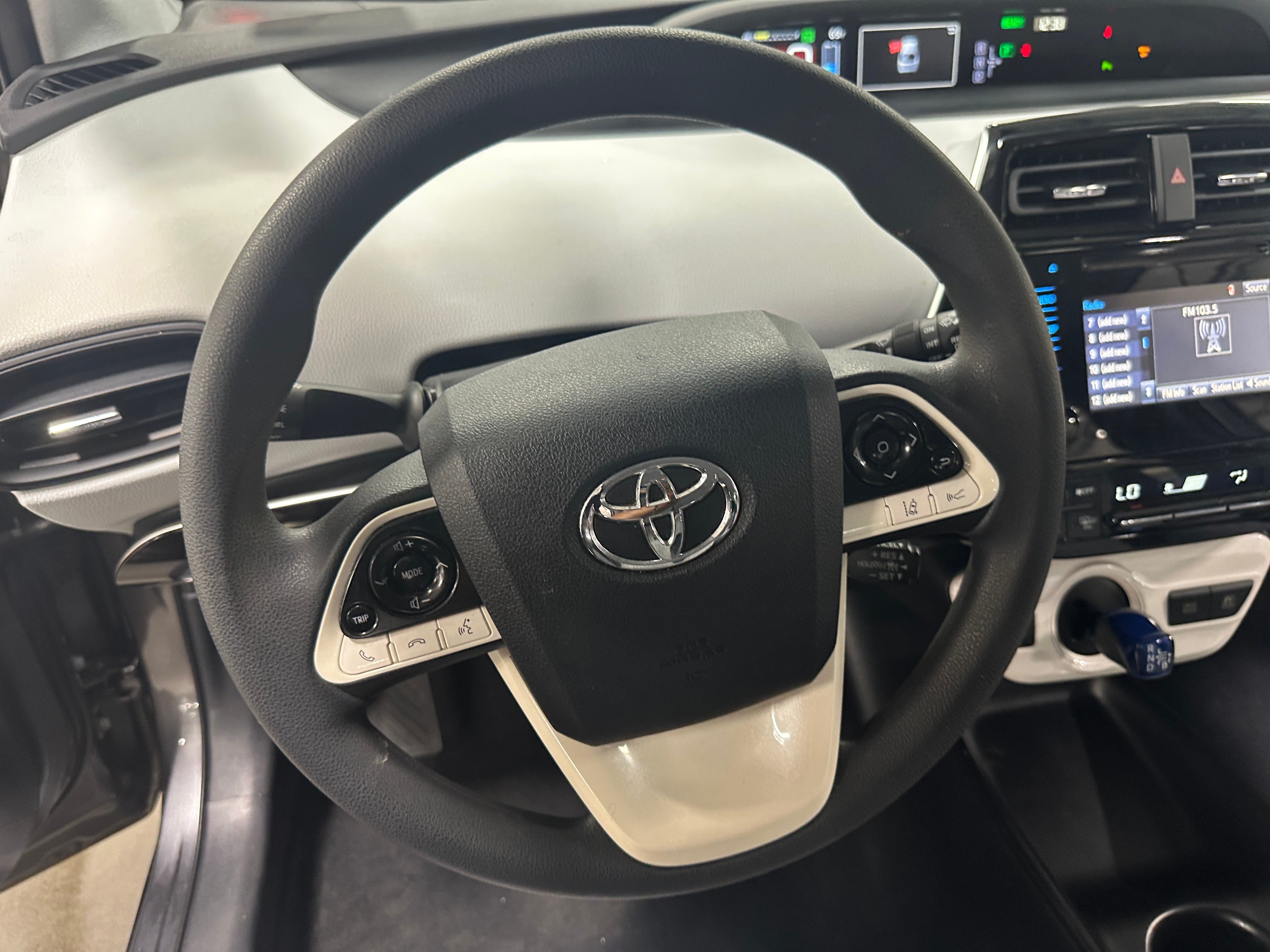 2017 Toyota Prius Two 5