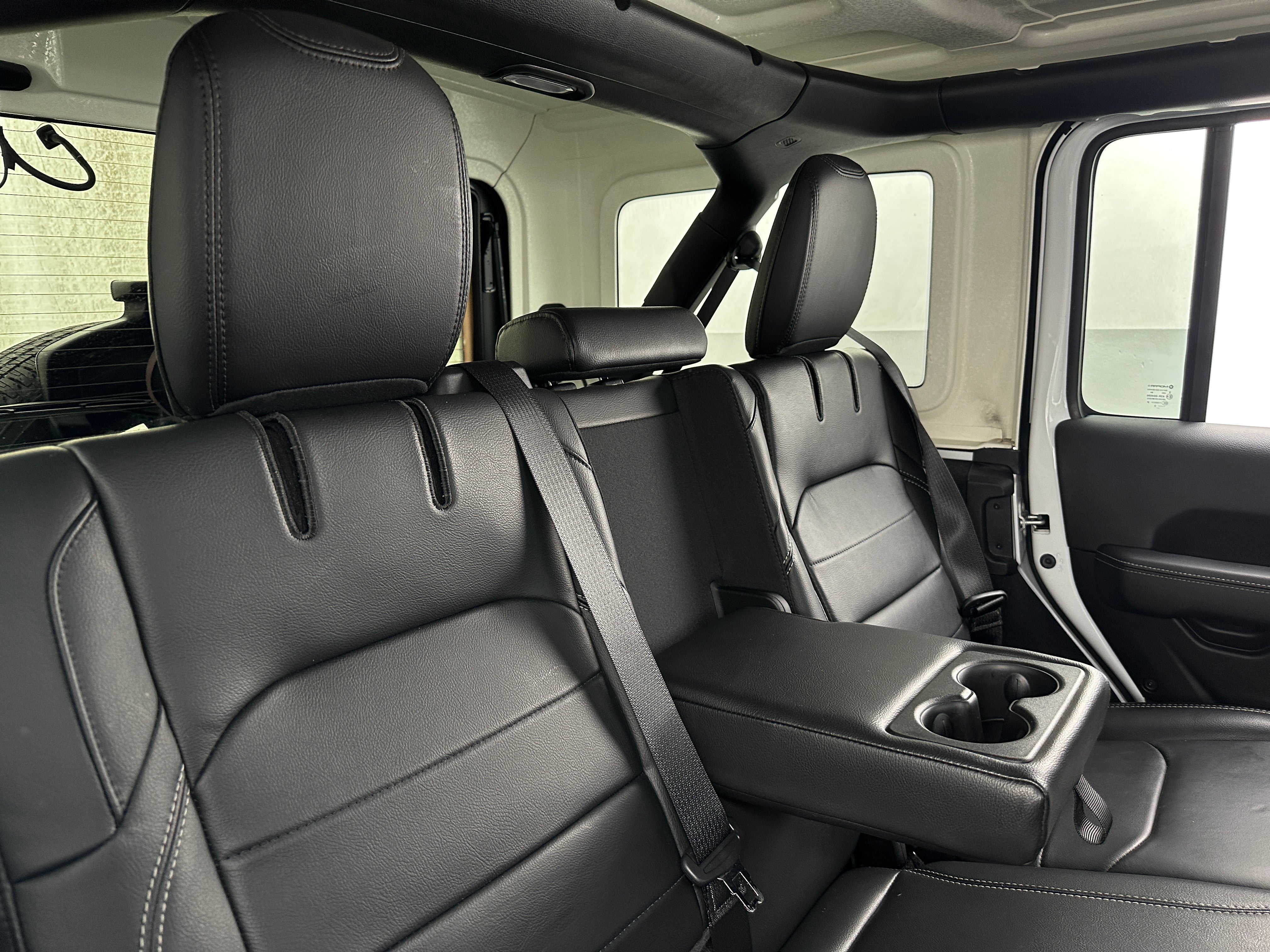 2022 Jeep Wrangler Unlimited Sahara 4xe 5