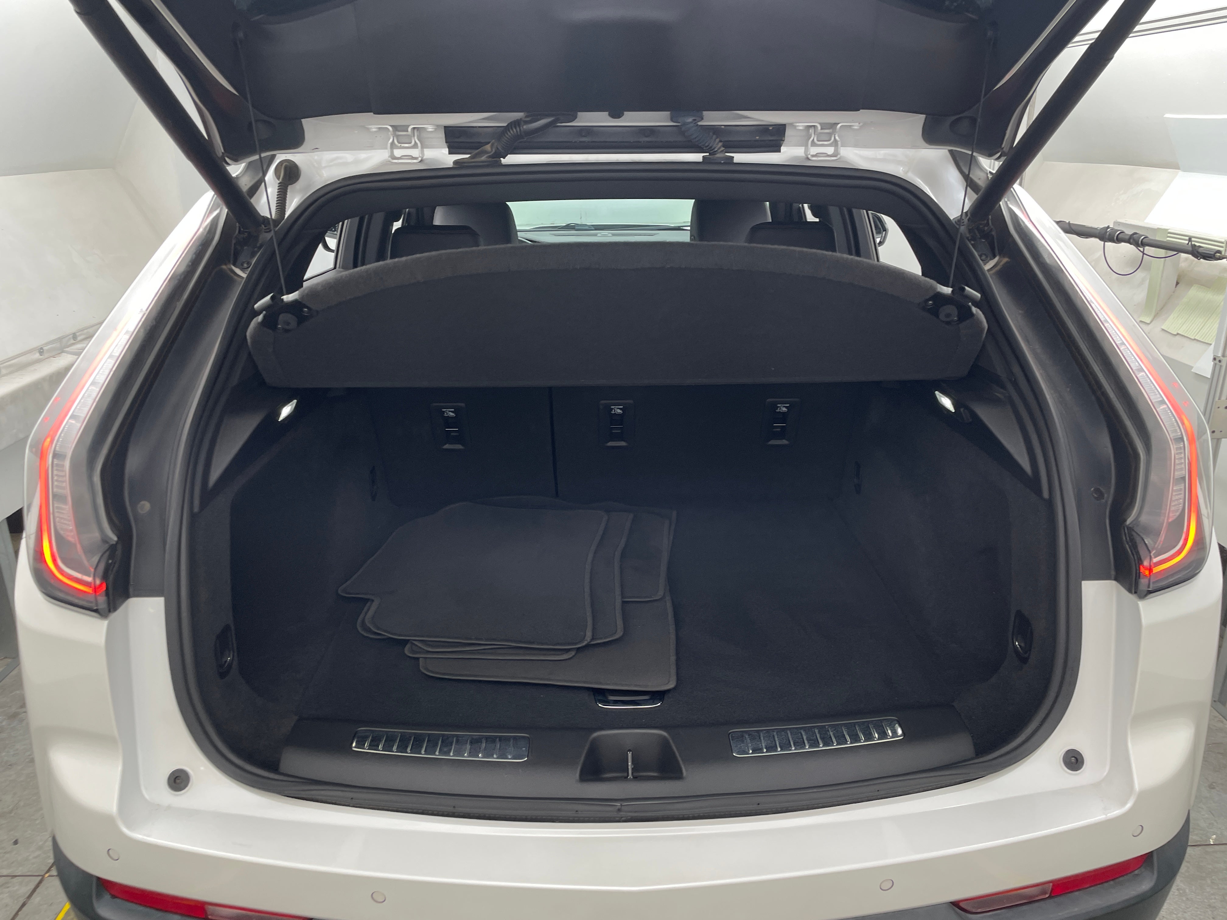 2022 Cadillac XT4 Sport 6