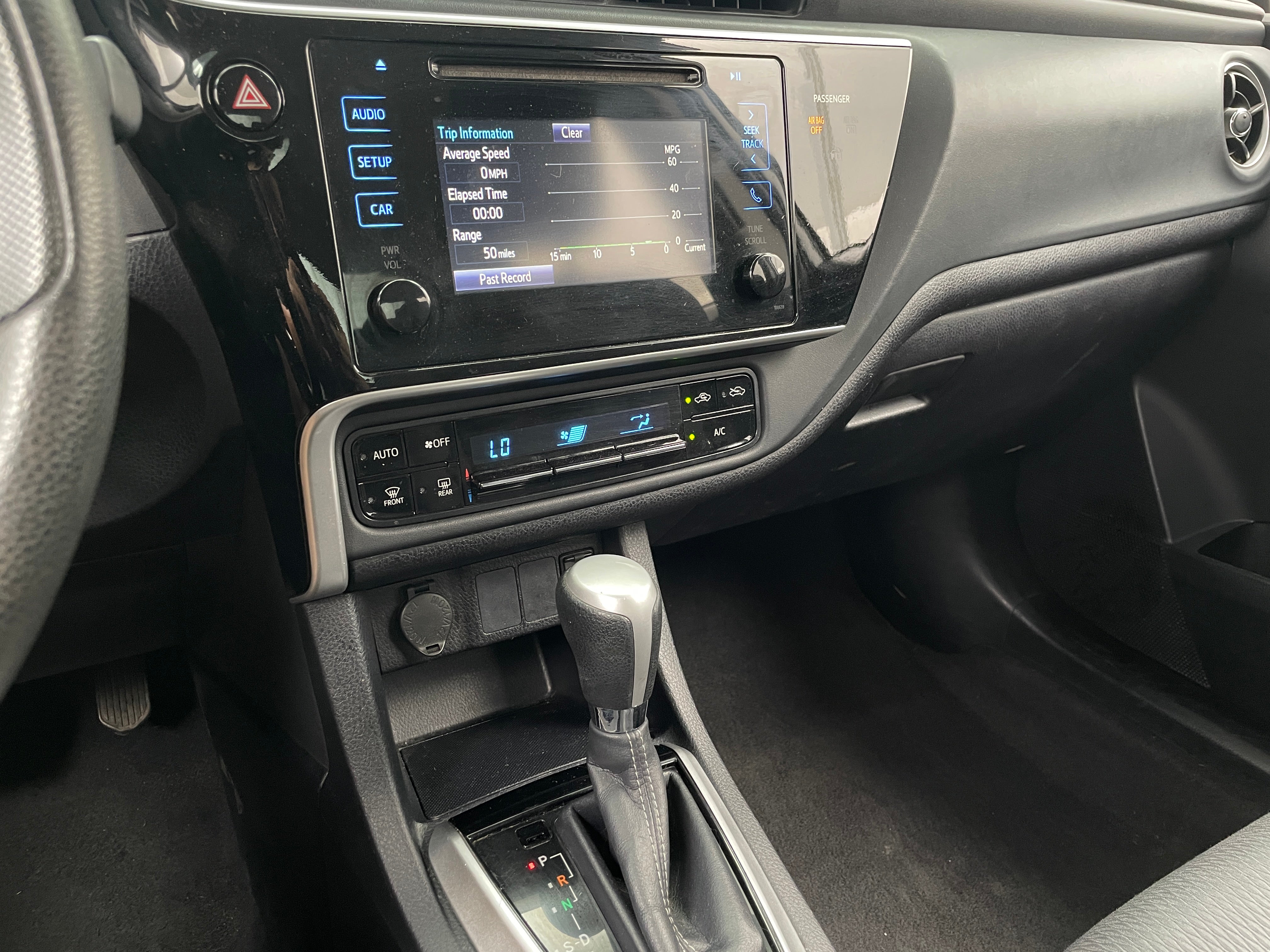 2017 Toyota Corolla LE 4