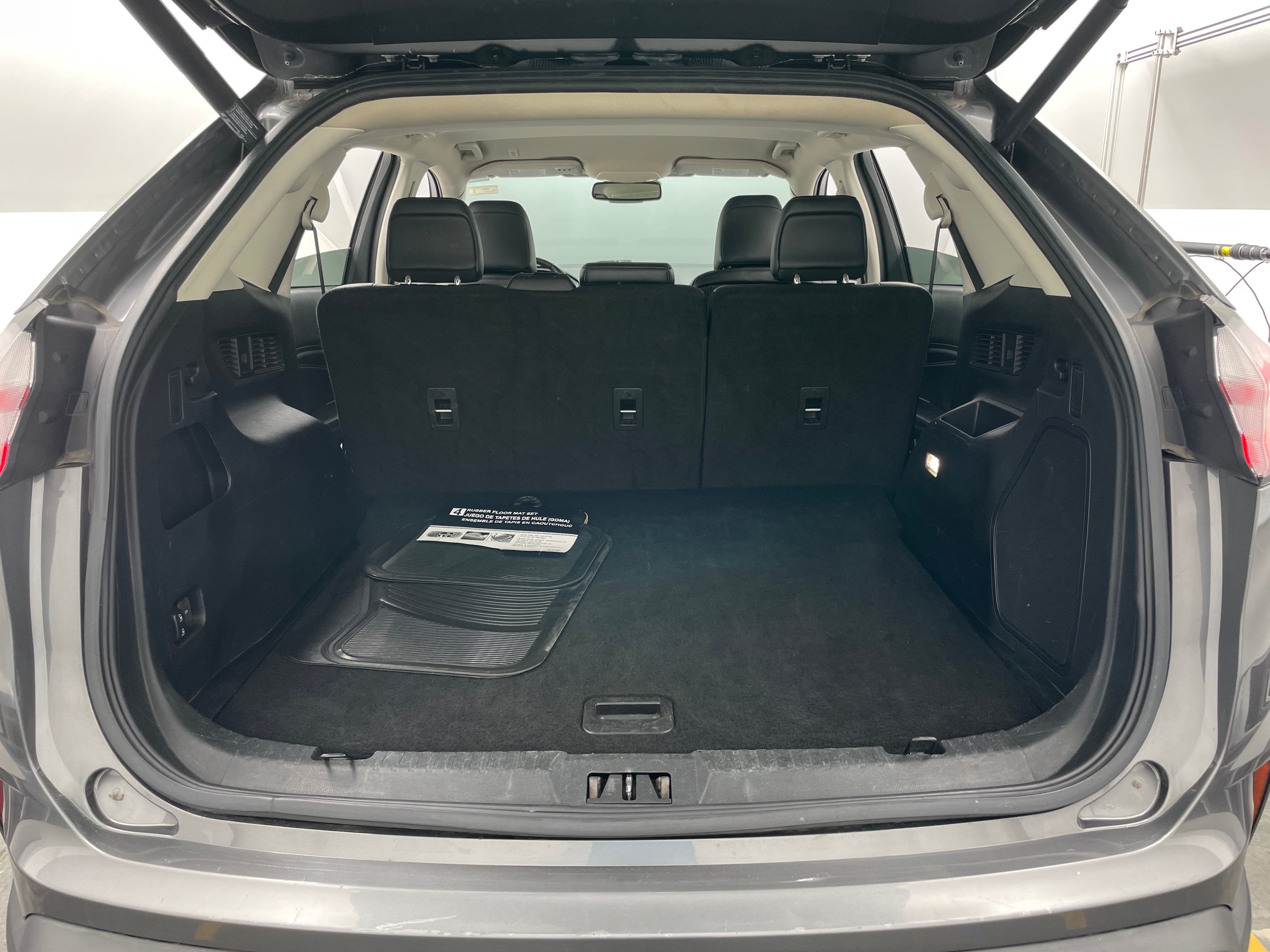 2022 Ford Edge Titanium 6