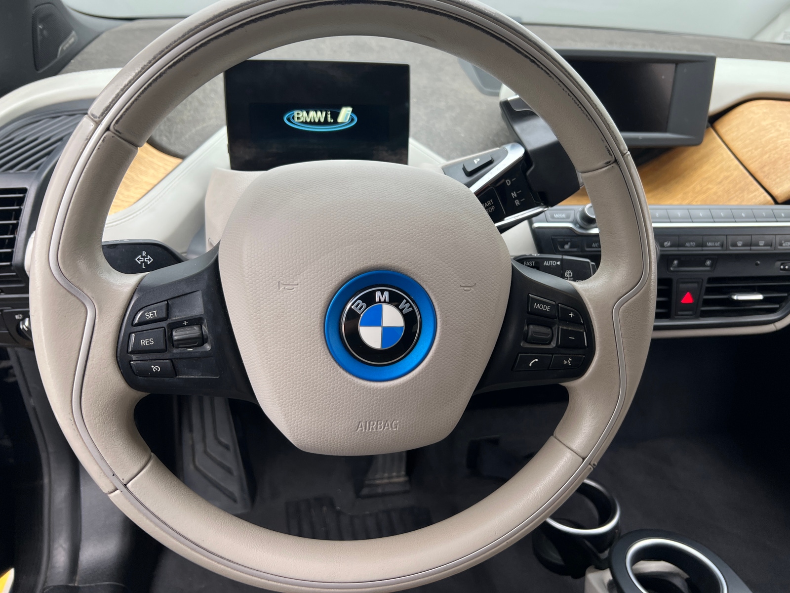 Thumbnail: 2015 BMW i3 - 4