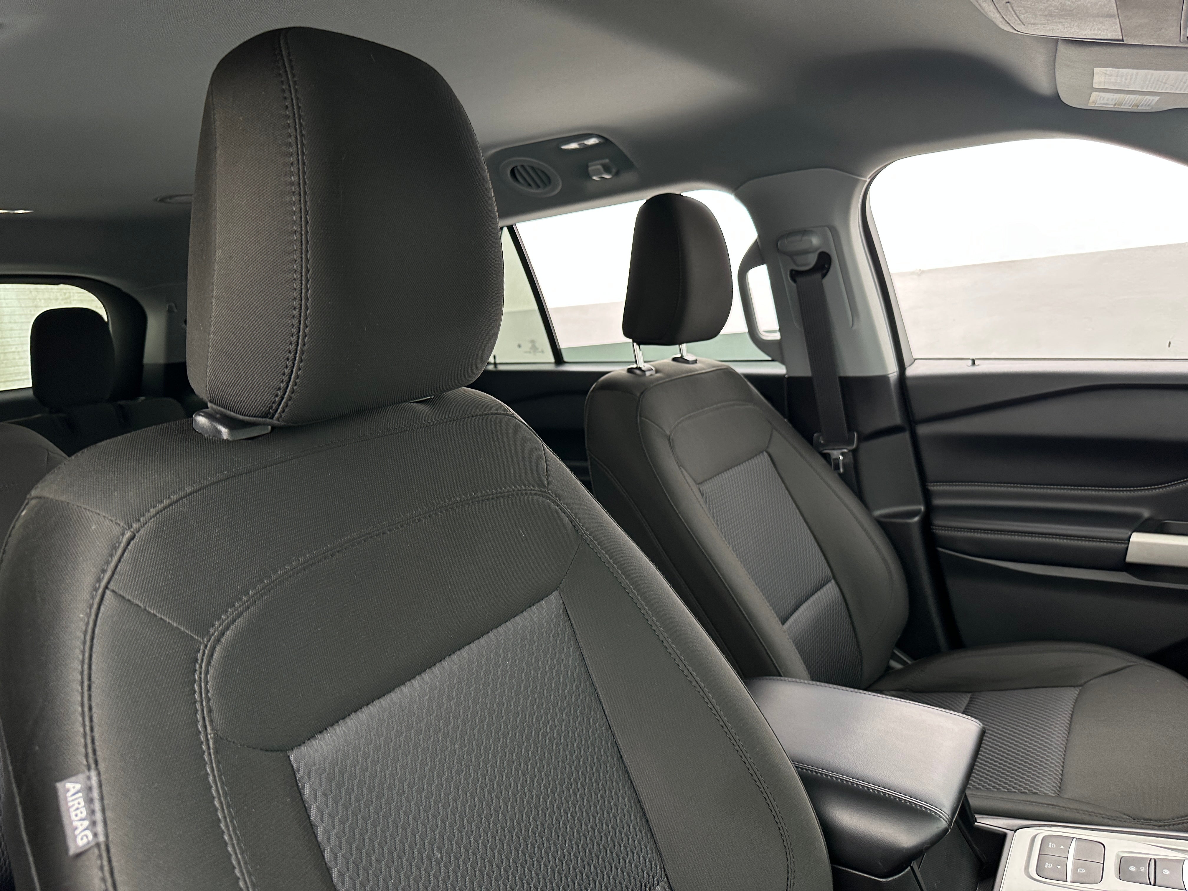 2022 Ford Explorer XLT 2