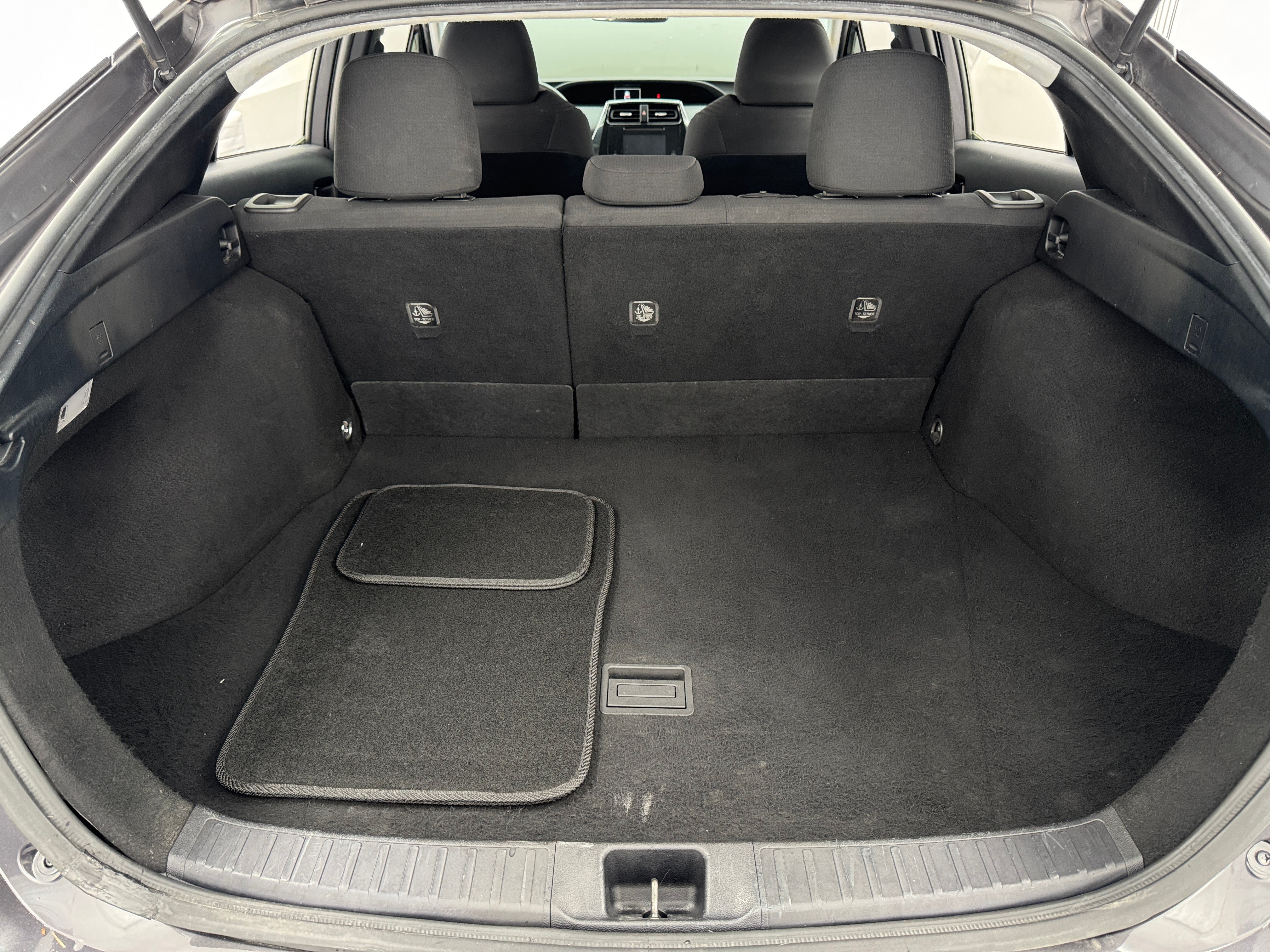 2017 Toyota Prius Two 7