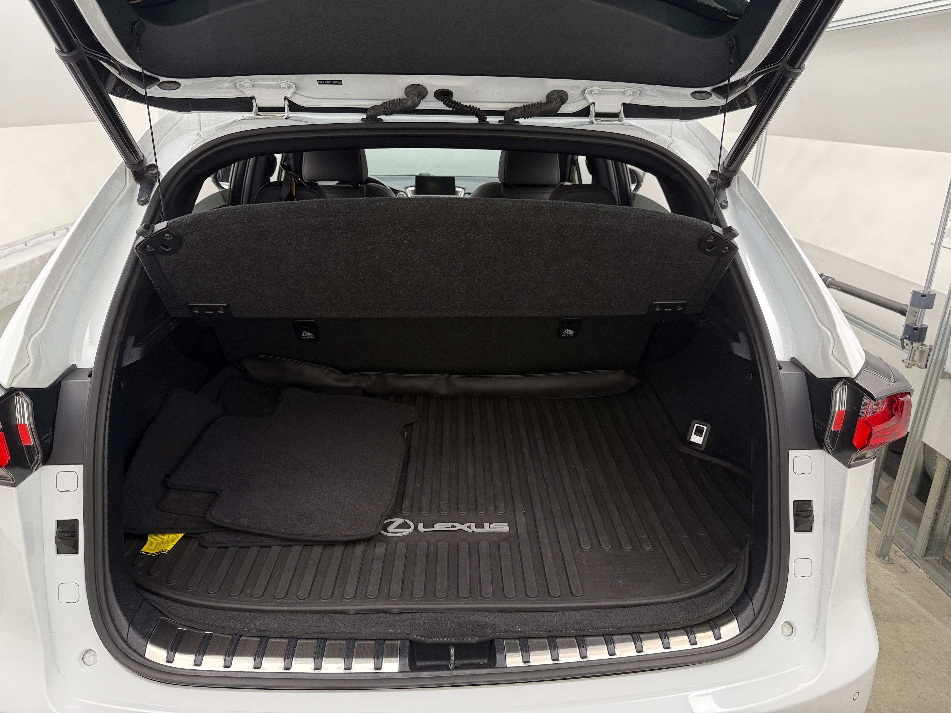 2017 Lexus NX 200t 7