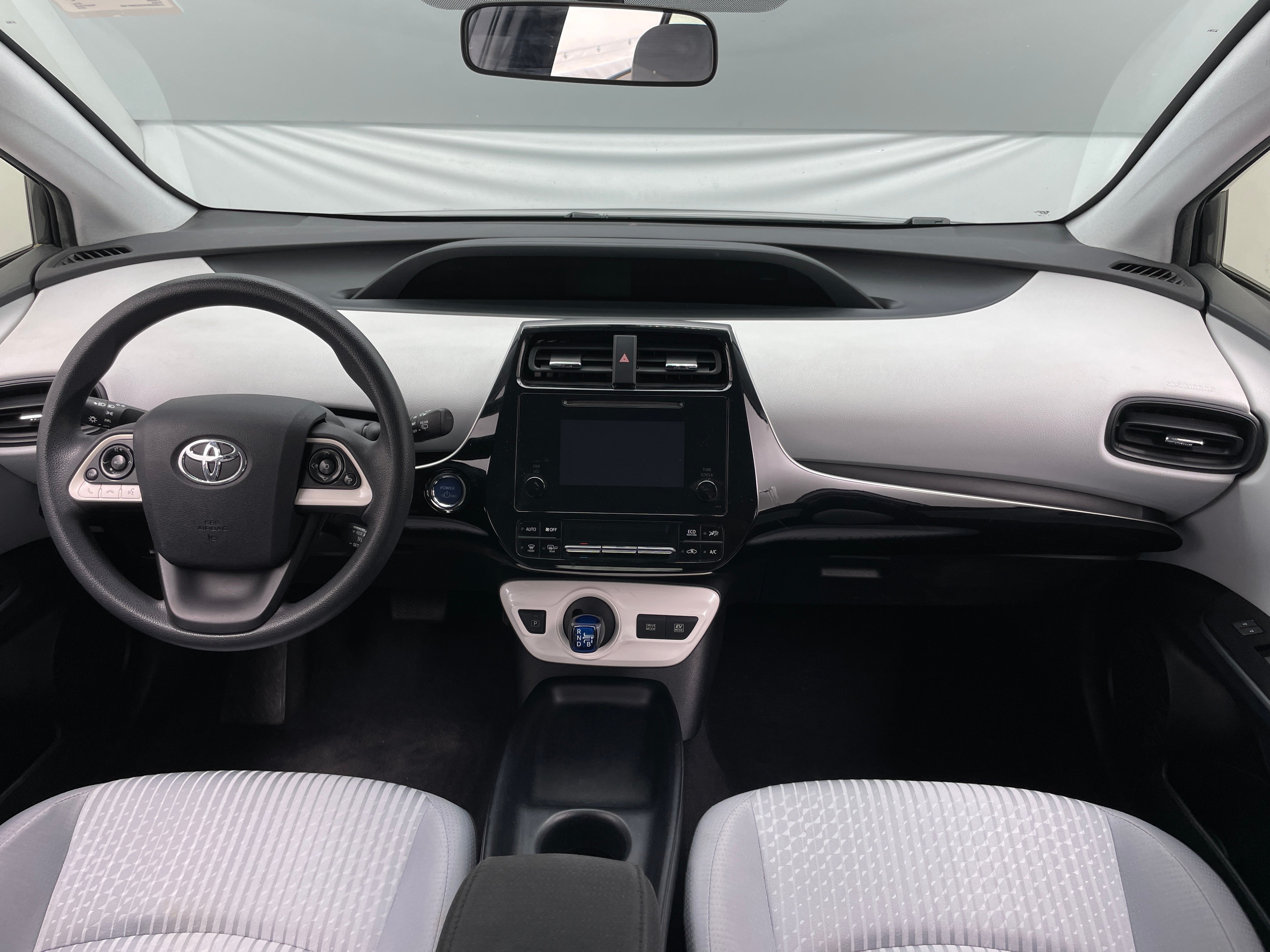 2016 Toyota Prius Two 3