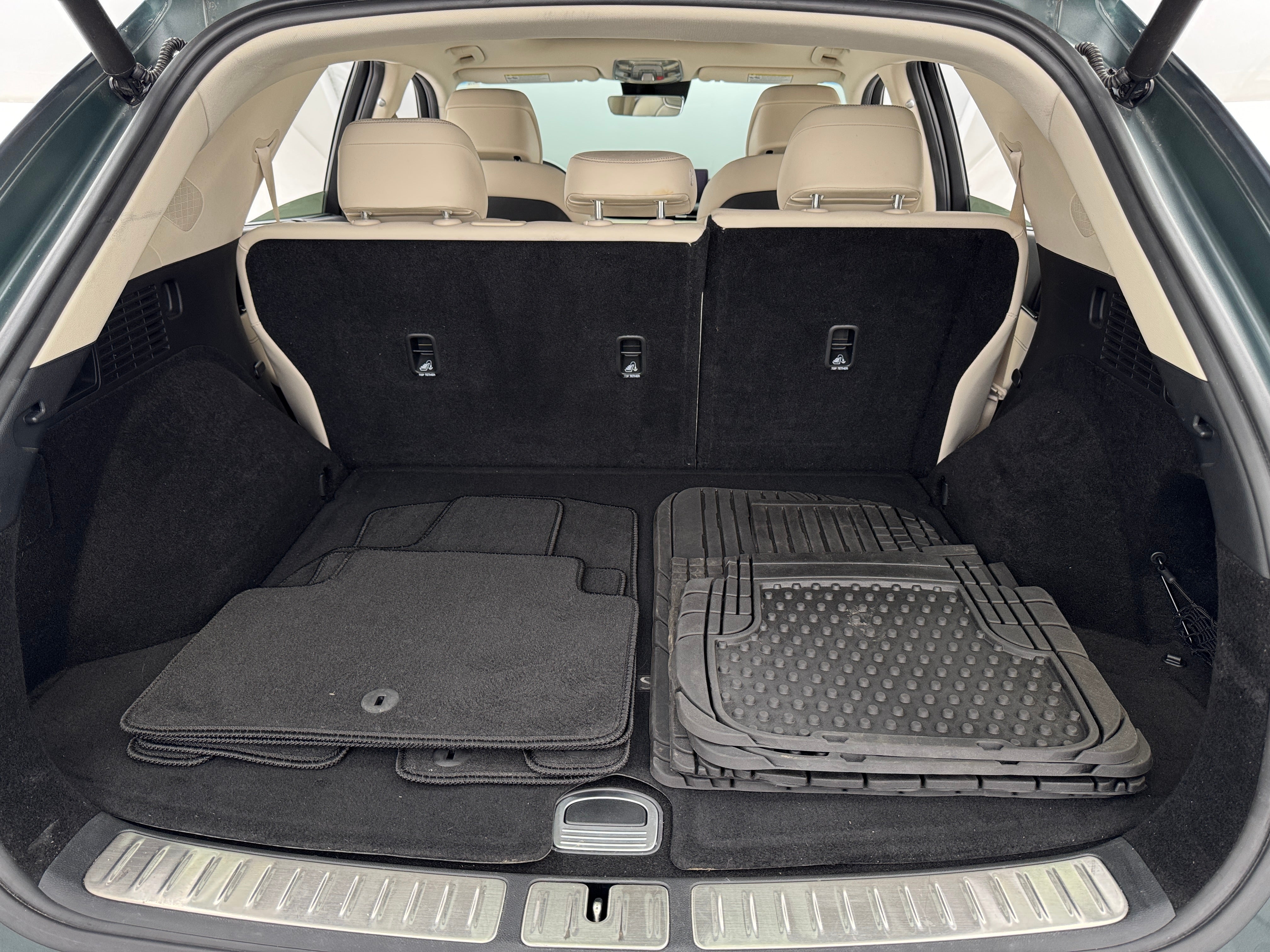 2023 Genesis GV70 Standard 6