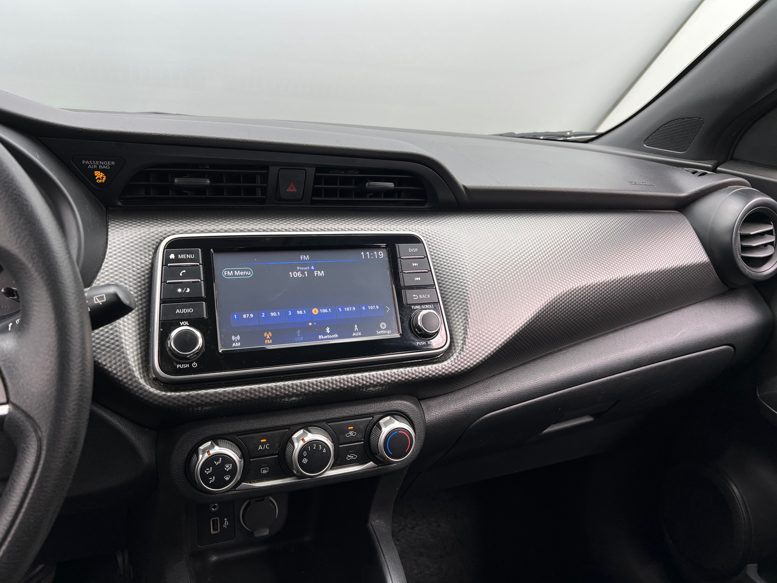 Thumbnail: 2020 Nissan Kicks - 4