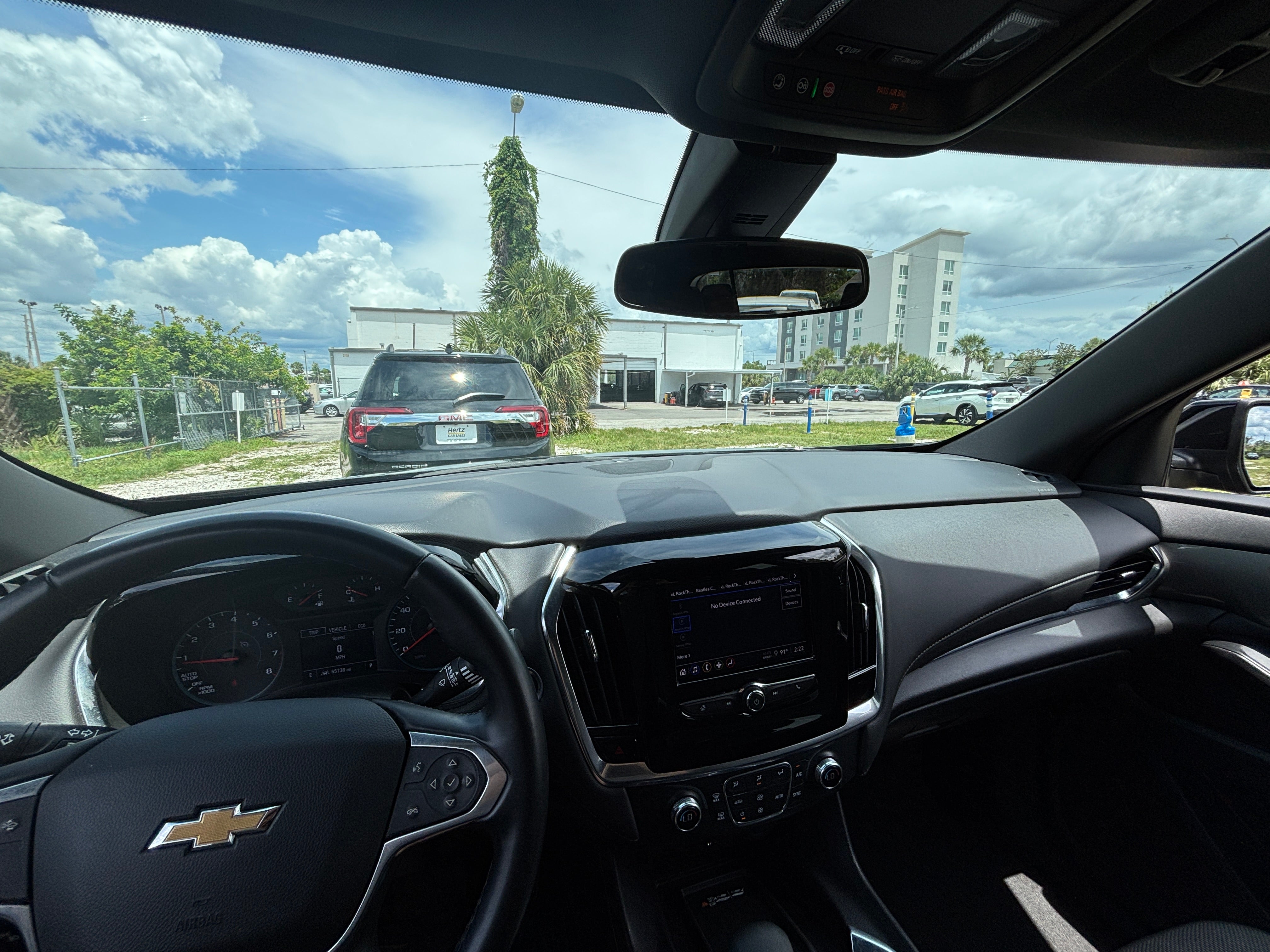 2023 Chevrolet Traverse LT 3