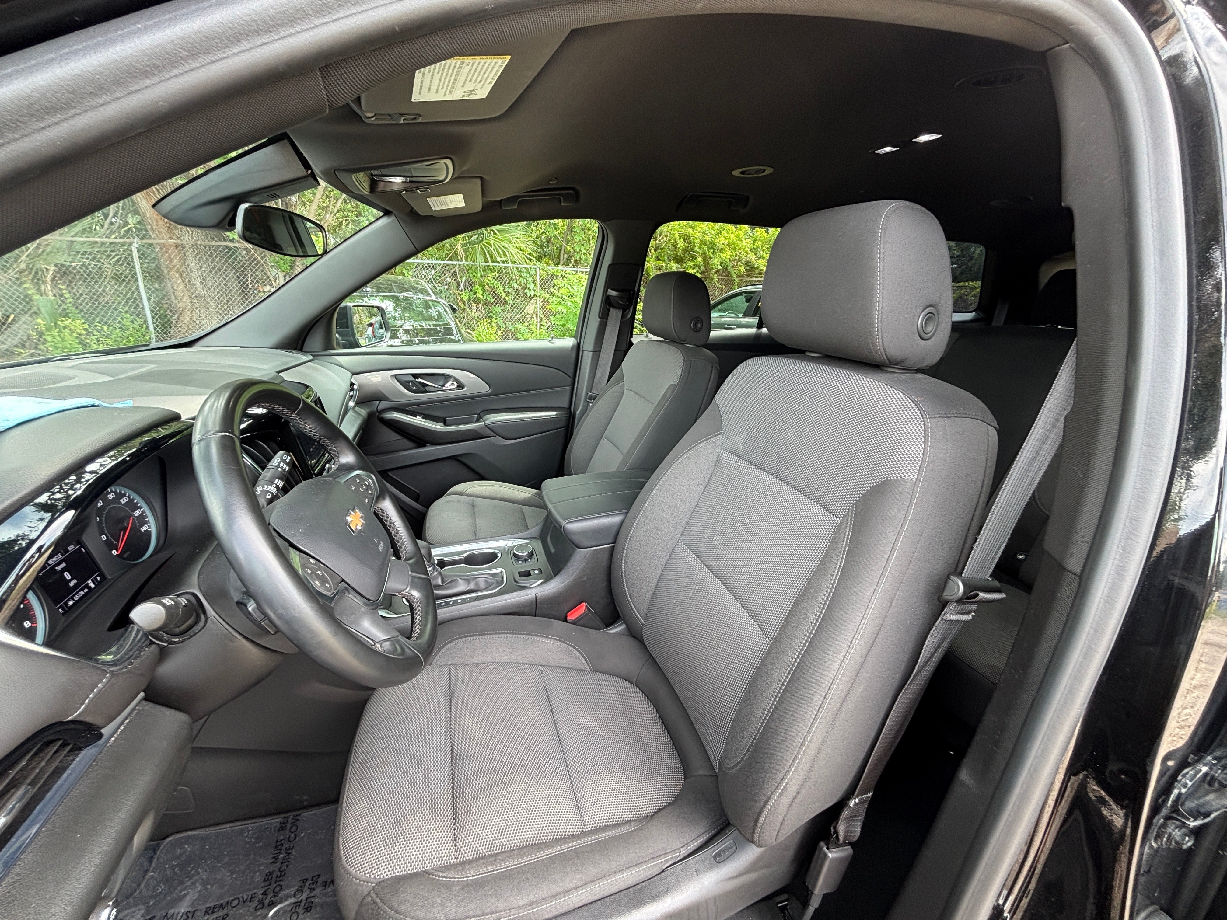 2023 Chevrolet Traverse LT 2