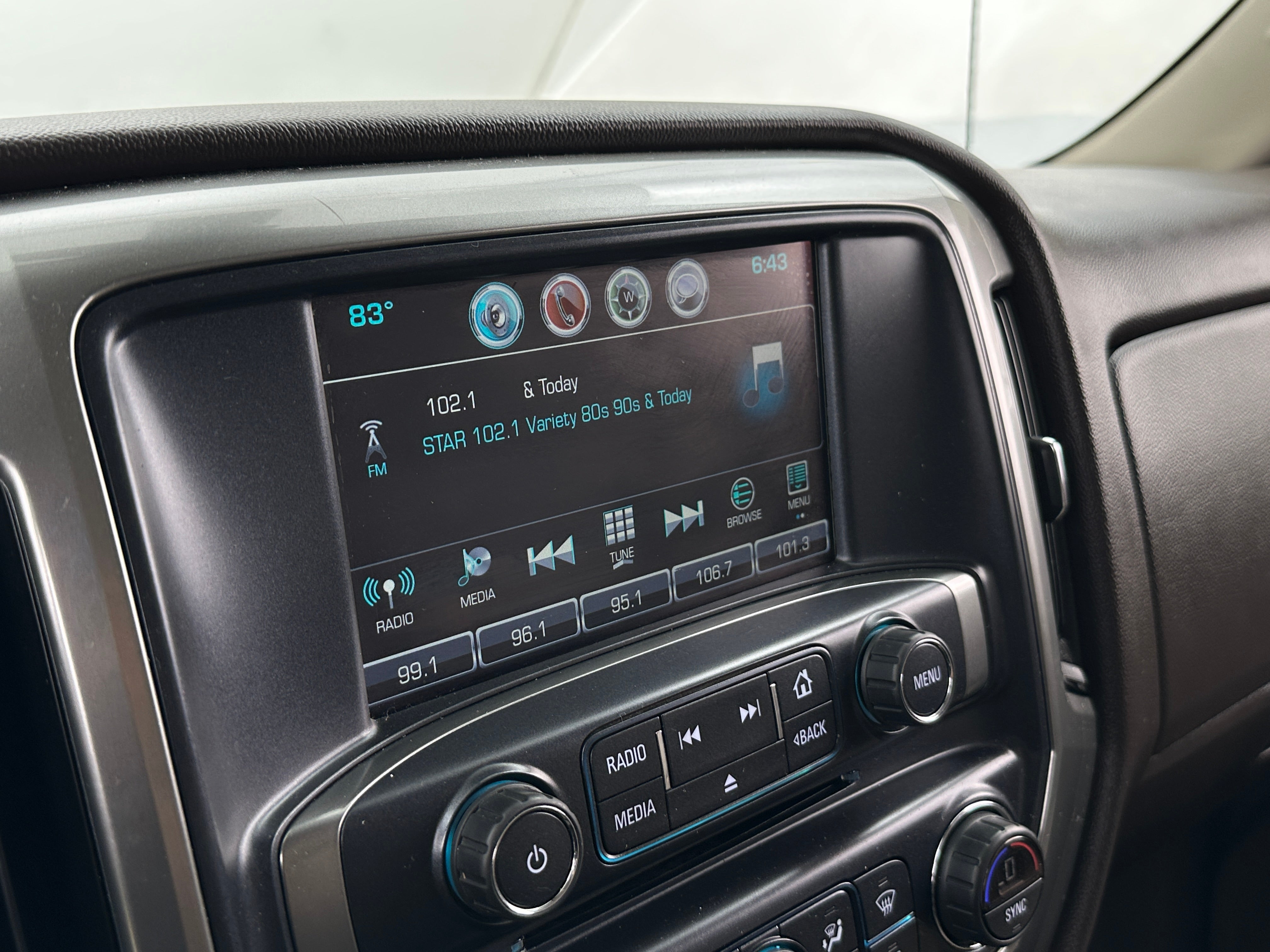 2017 Chevrolet Silverado 1500 LT 4