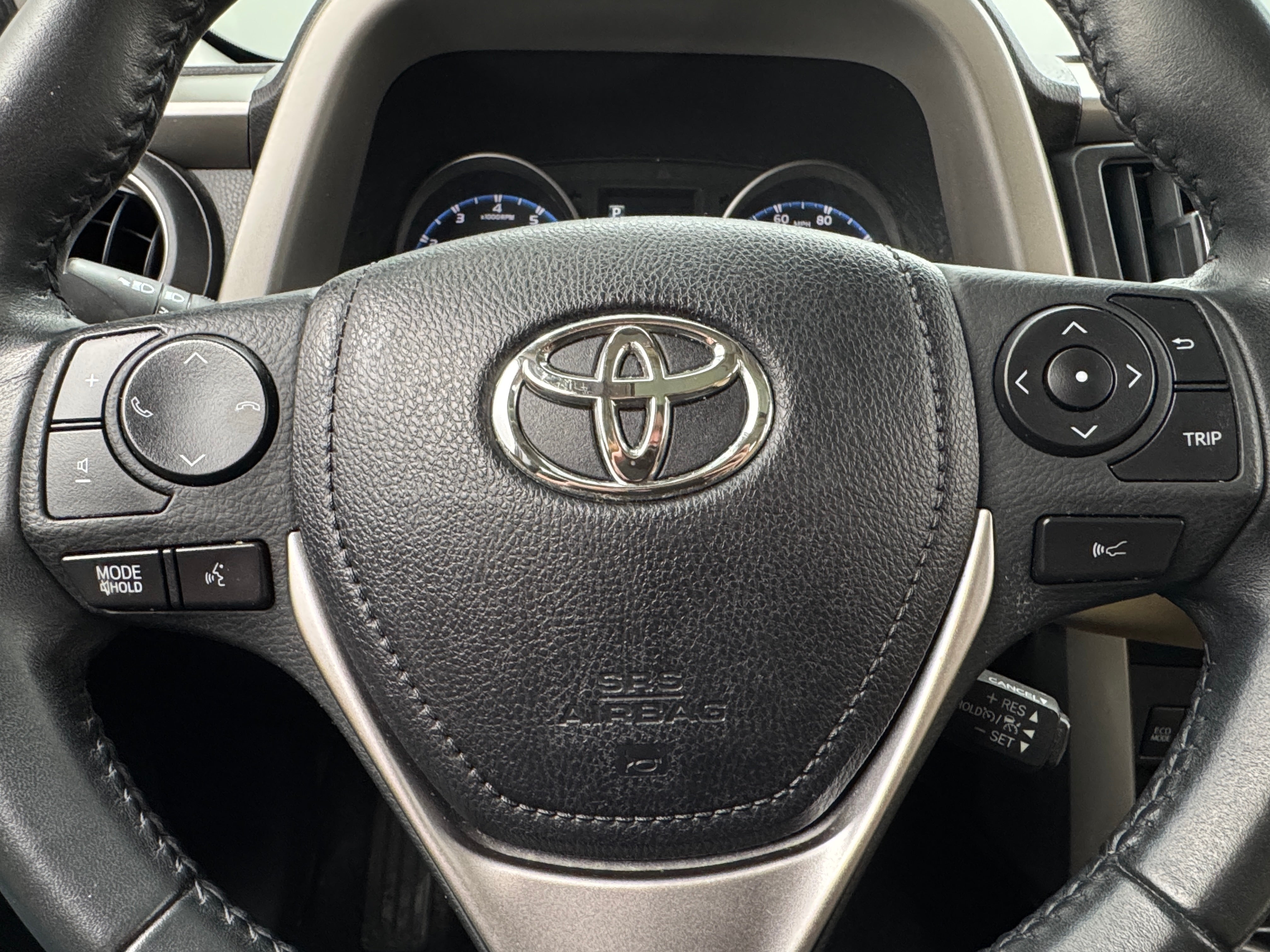 2018 Toyota RAV4 XLE 5
