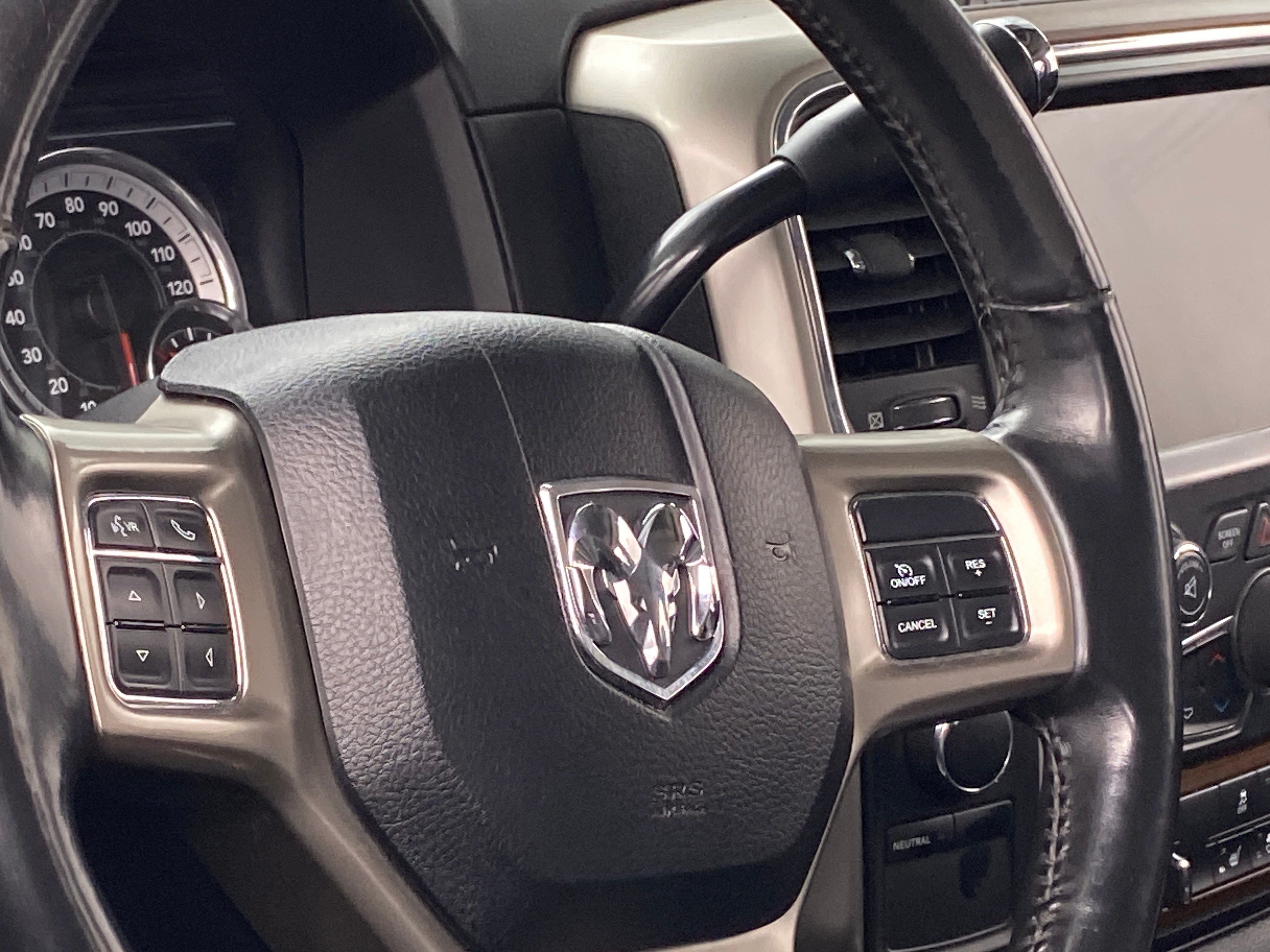 2016 RAM 2500 Laramie 4