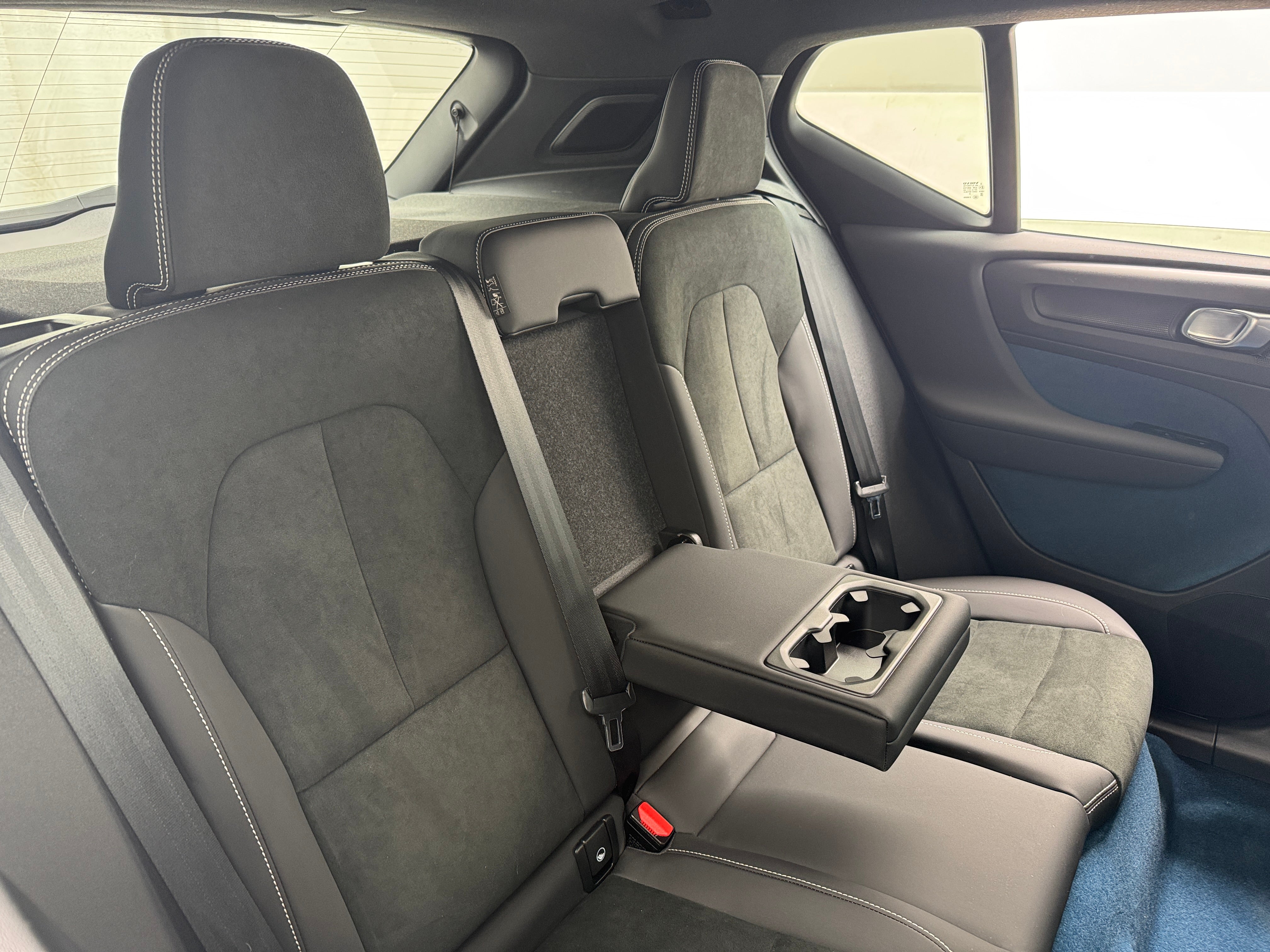 2023 Volvo XC40 Recharge Ultimate 6
