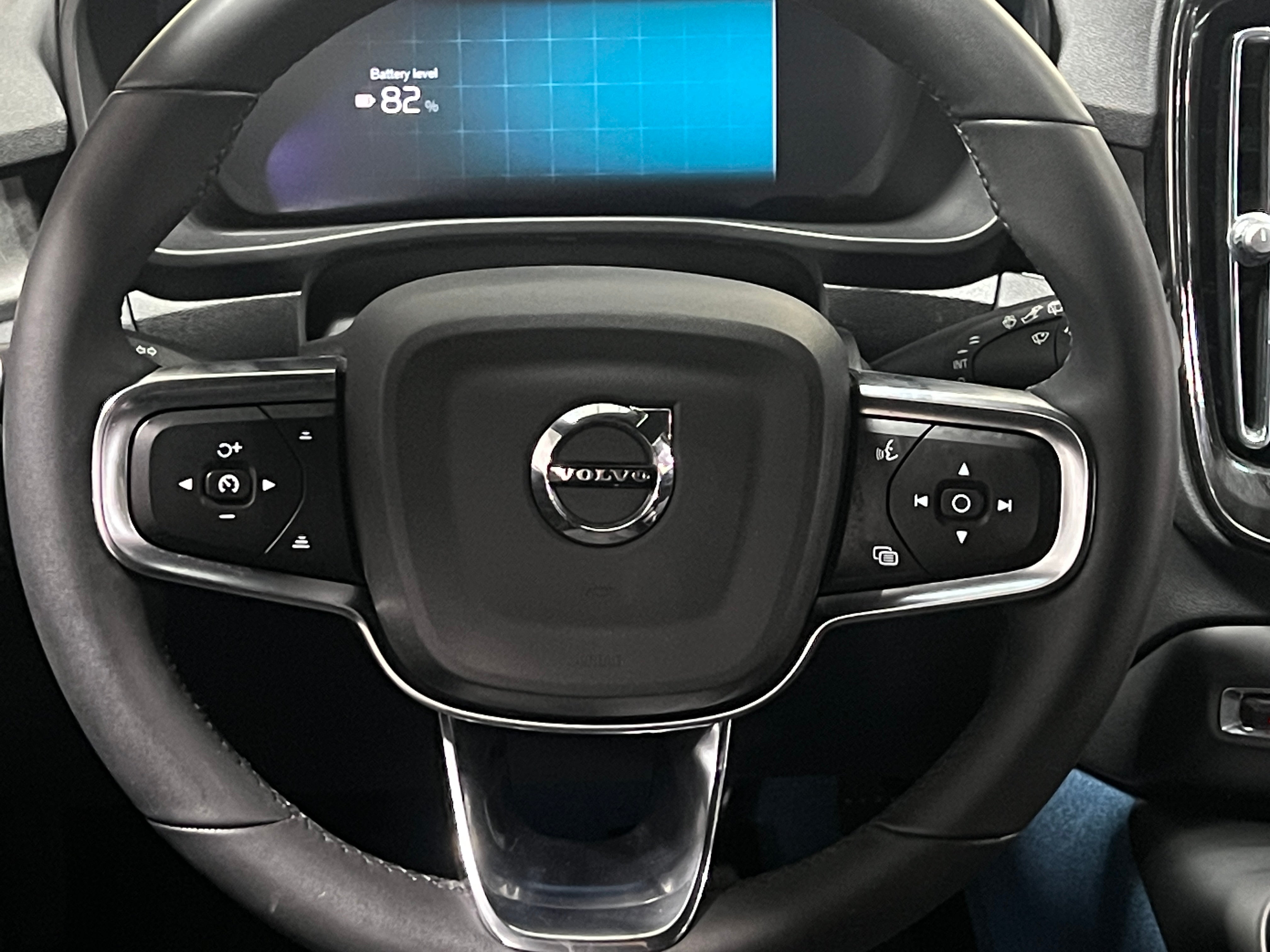 2023 Volvo XC40 Recharge Ultimate 5
