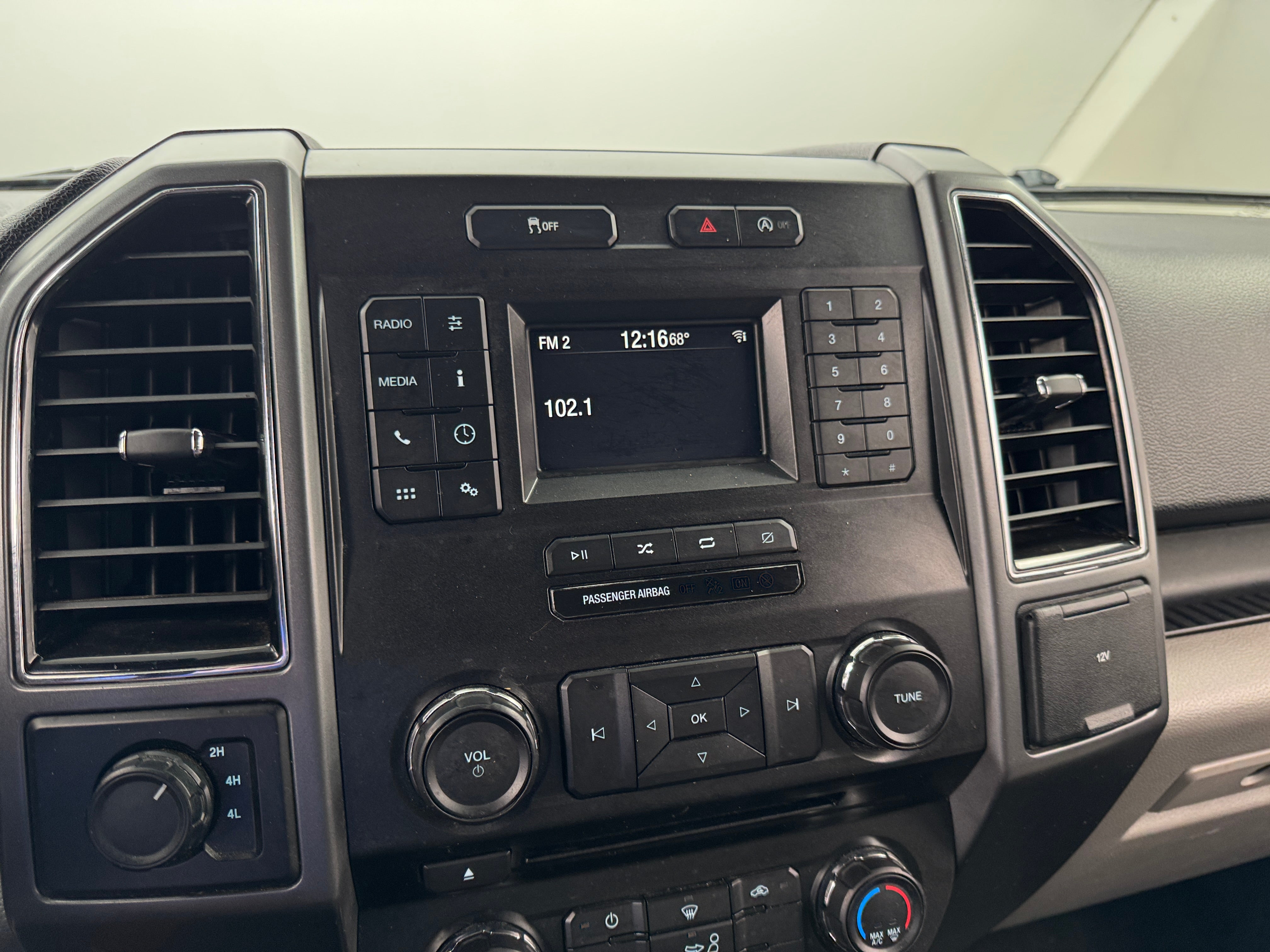 2018 Ford Econoline E-150 4