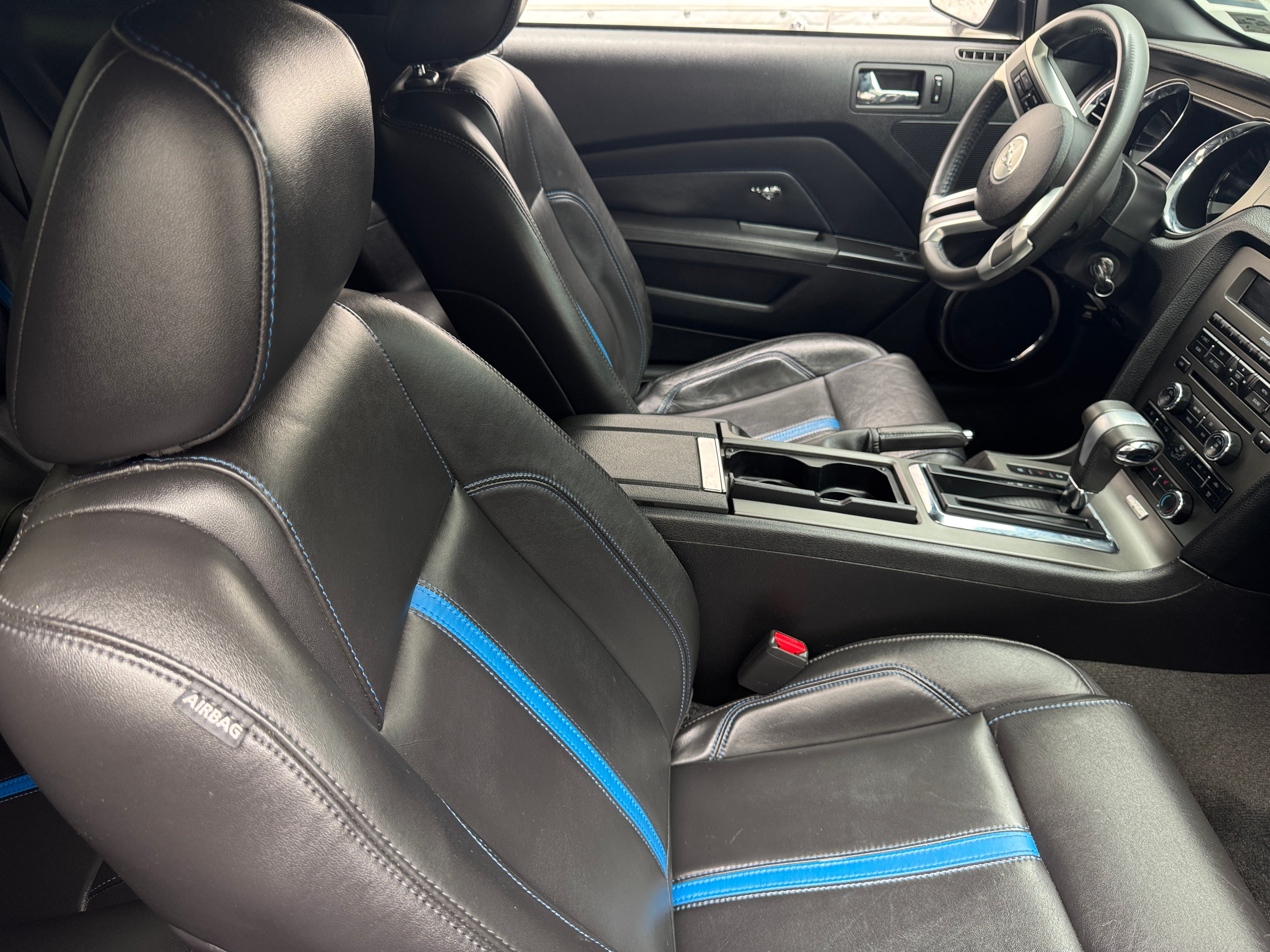 2012 Ford Mustang GT Premium 2
