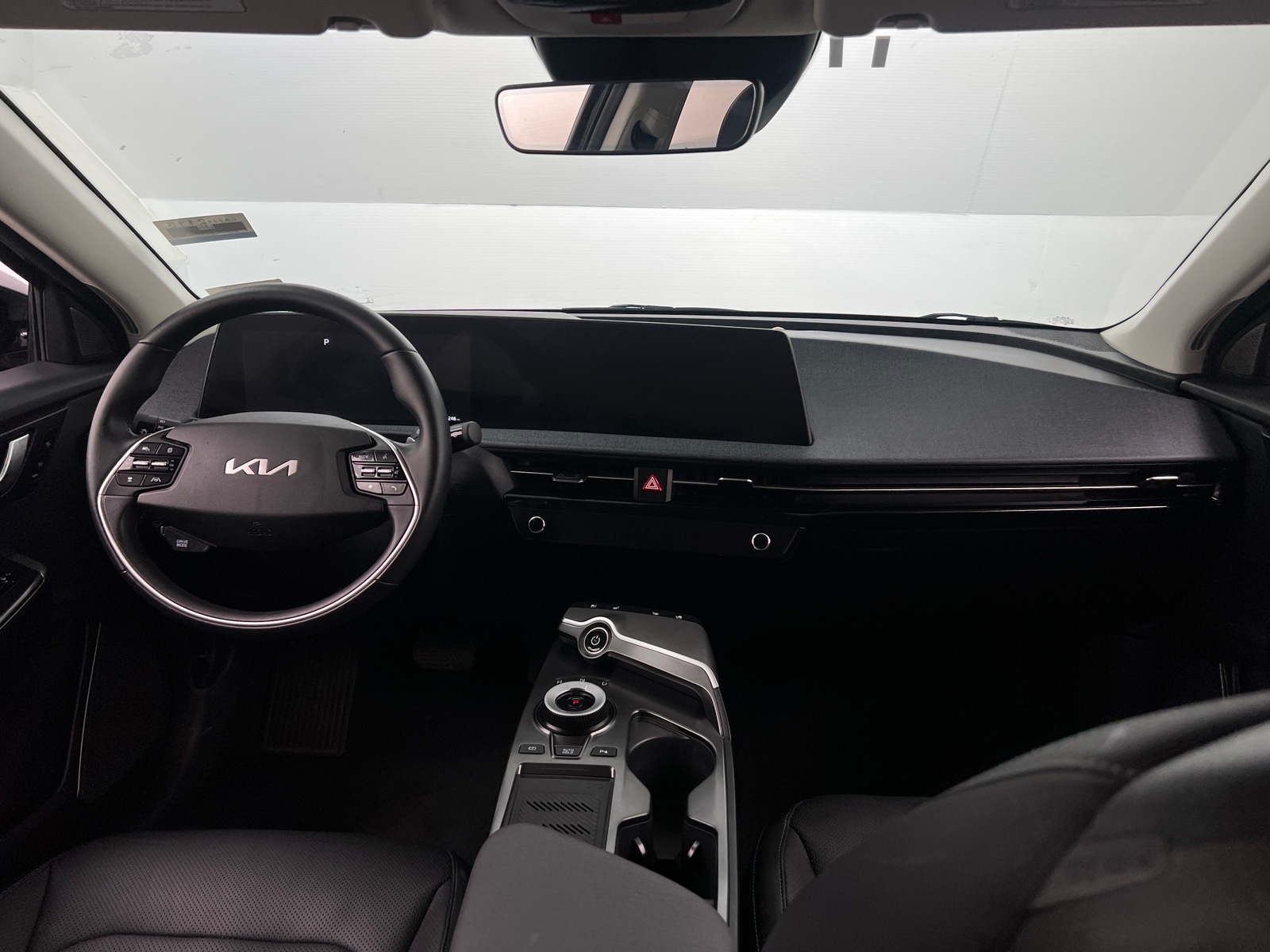 Thumbnail: 2024 Kia EV6 - 2
