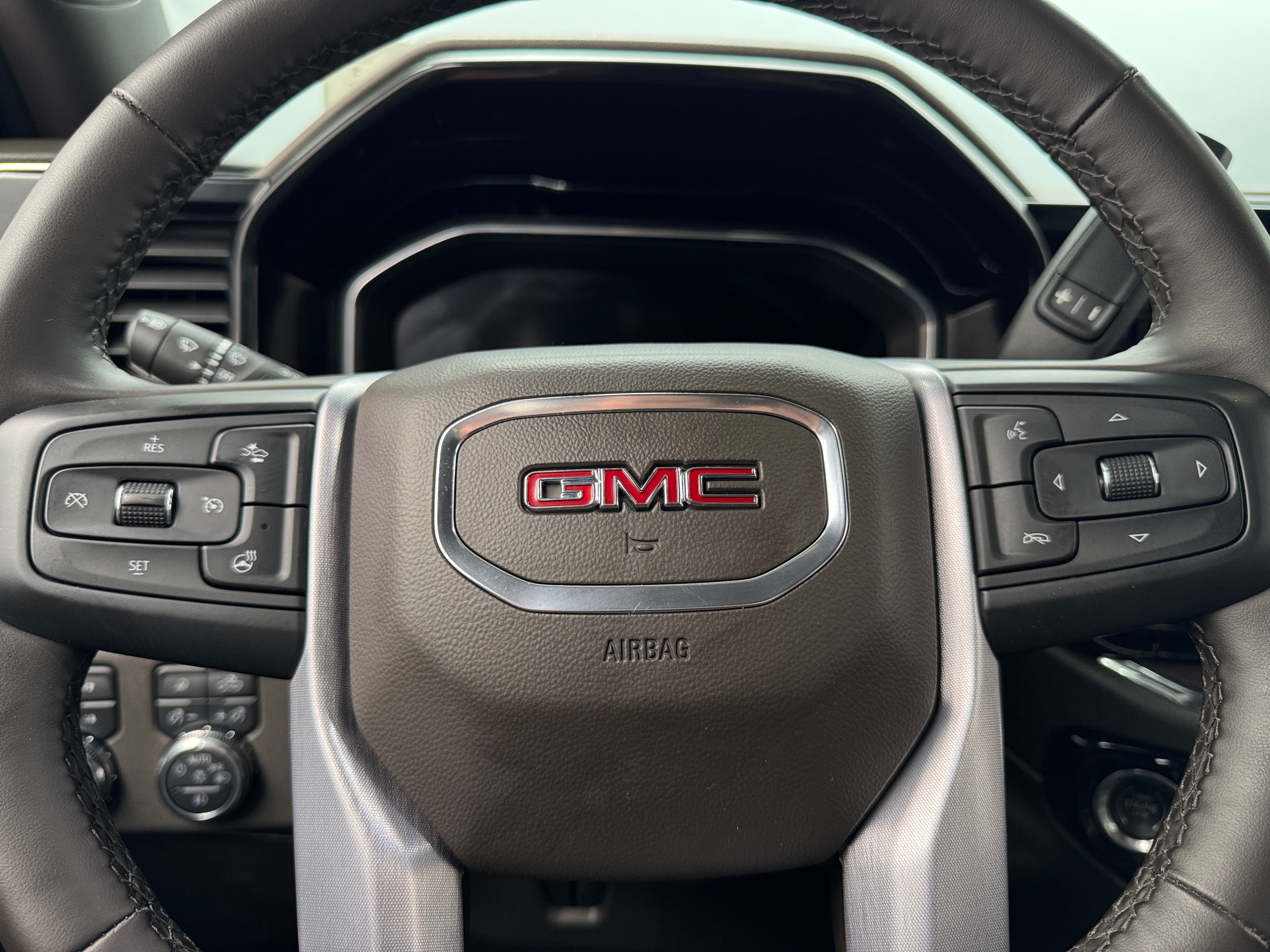 2024 GMC Sierra 1500 SLT 5