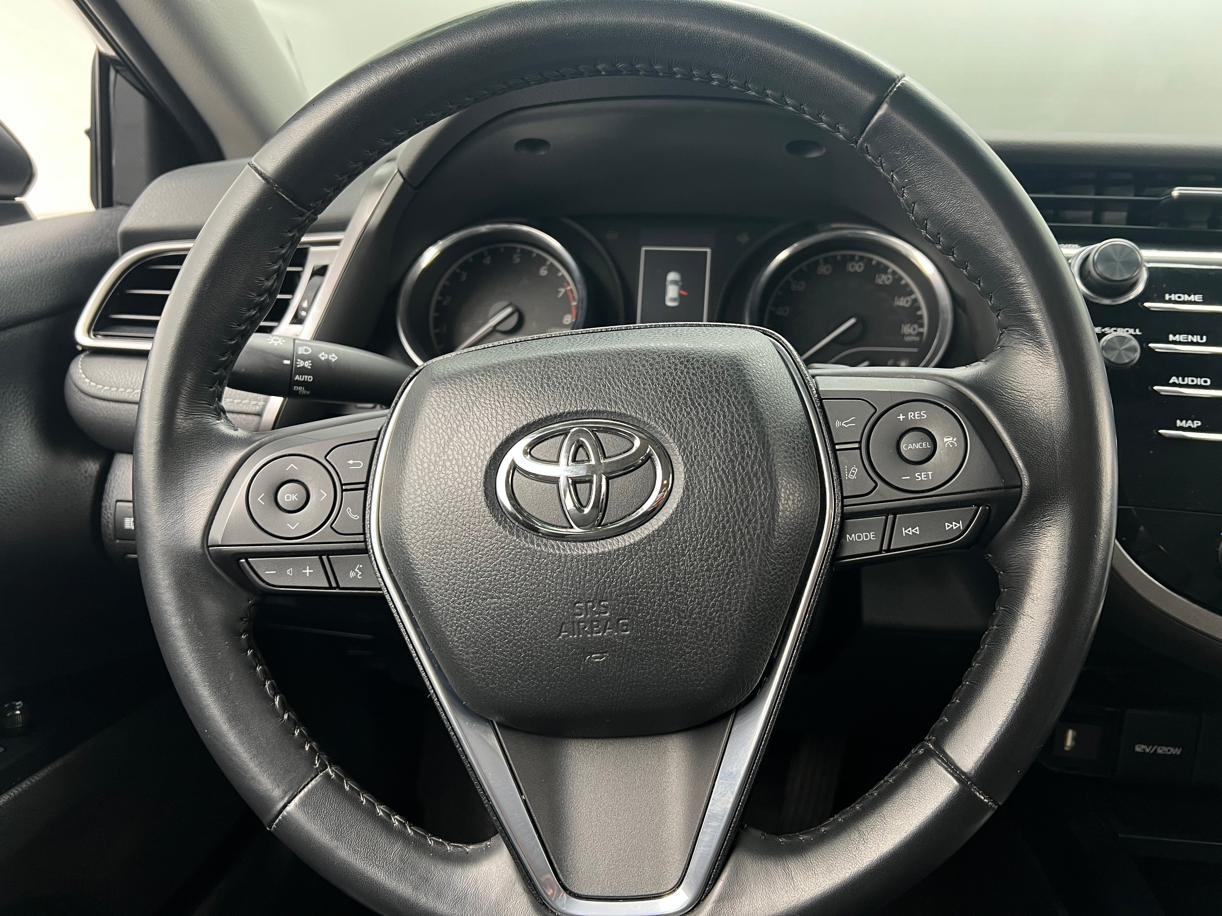 2020 Toyota Camry SE 4