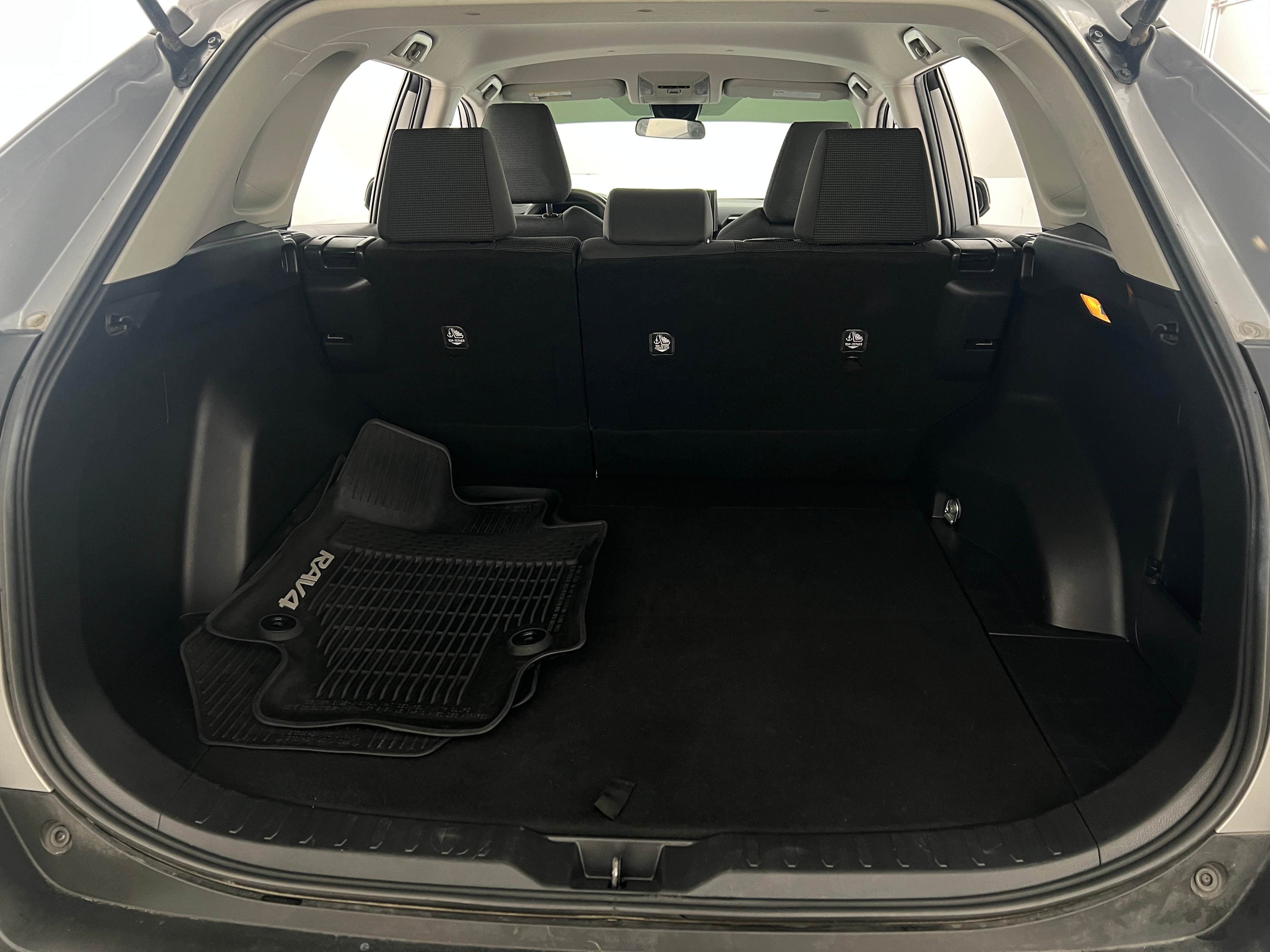 2021 Toyota RAV4 LE 7
