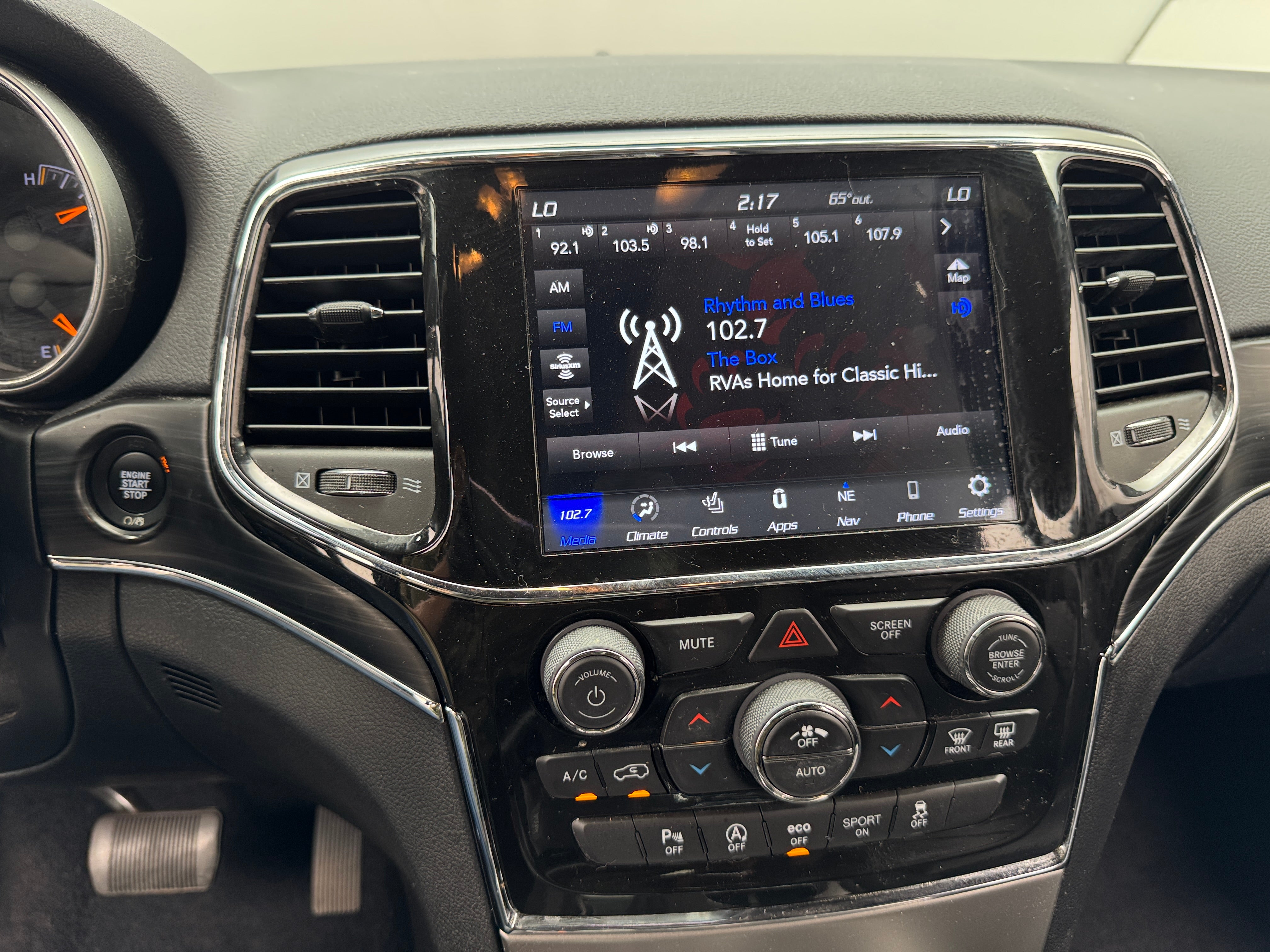 2021 Jeep Grand Cherokee Limited Edition 3