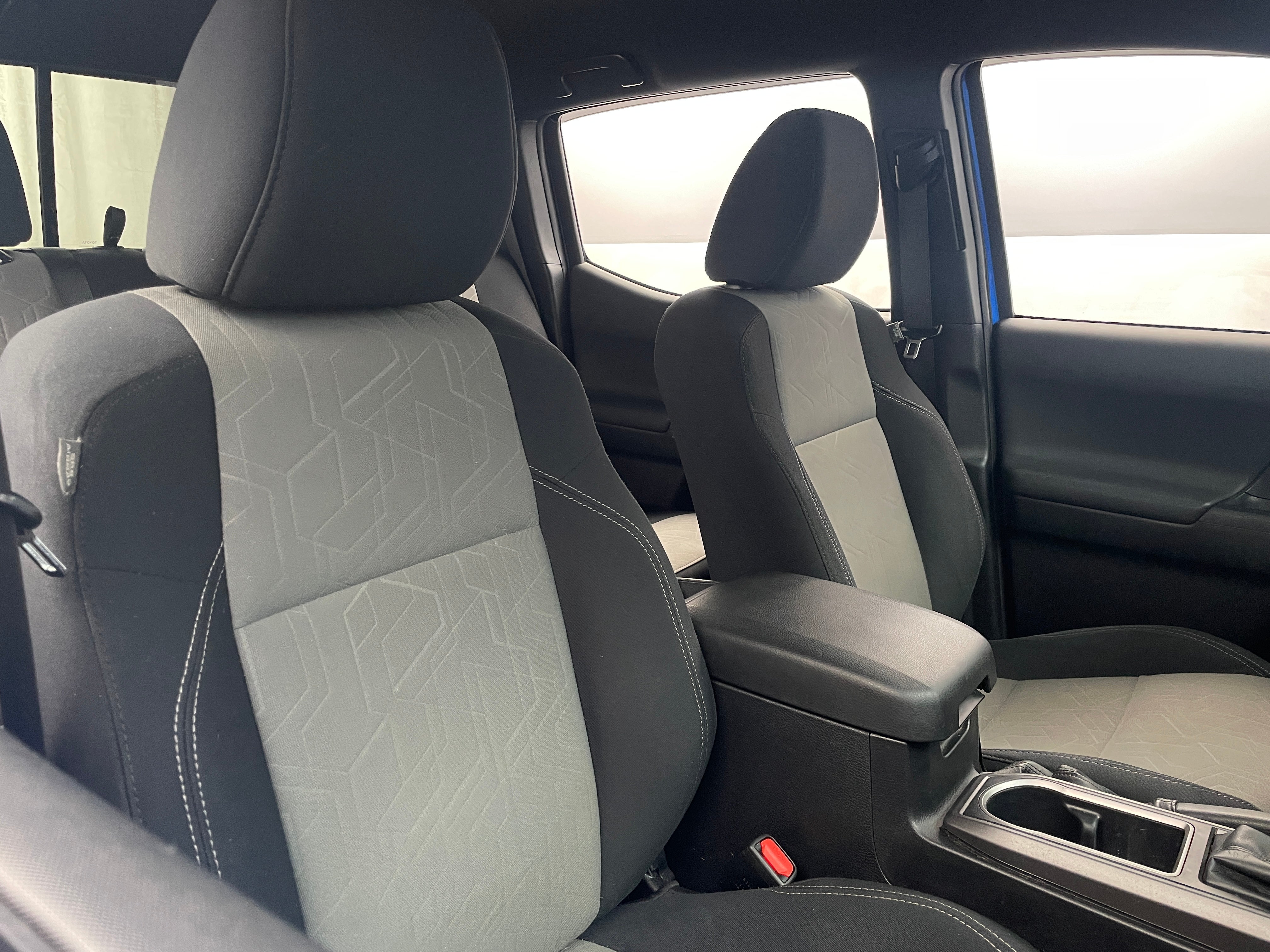 2020 Toyota Tacoma TRD Sport 2