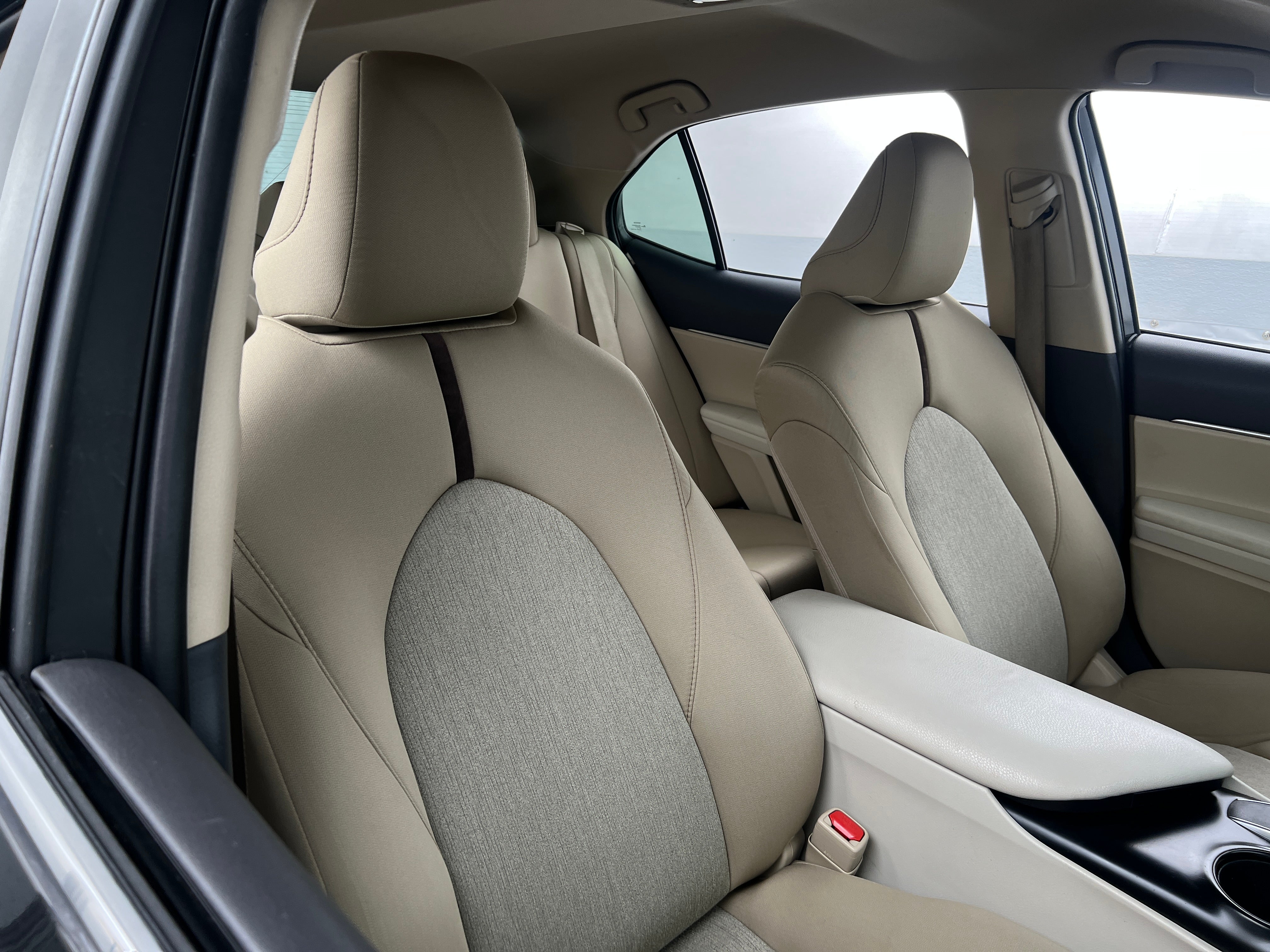 2019 Toyota Camry LE 2