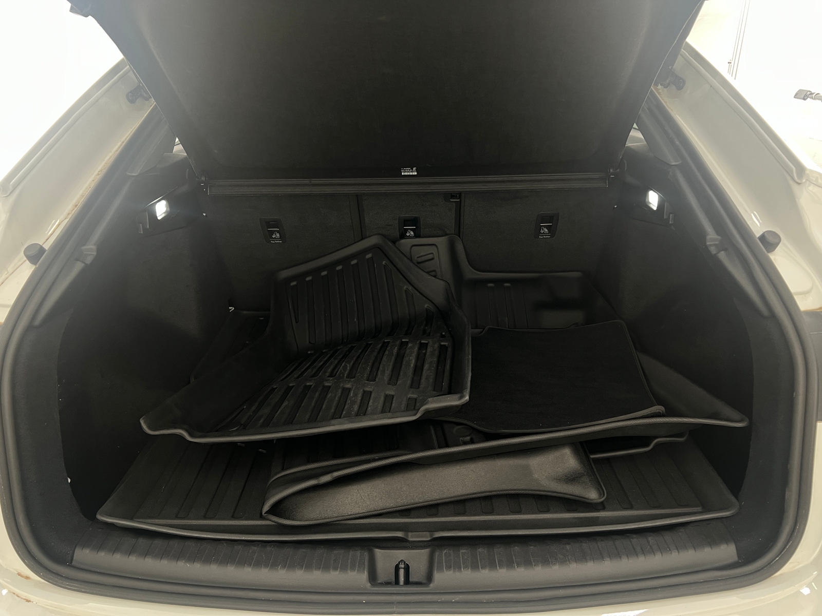 Thumbnail: 2023 Audi Q4 e-tron - 6