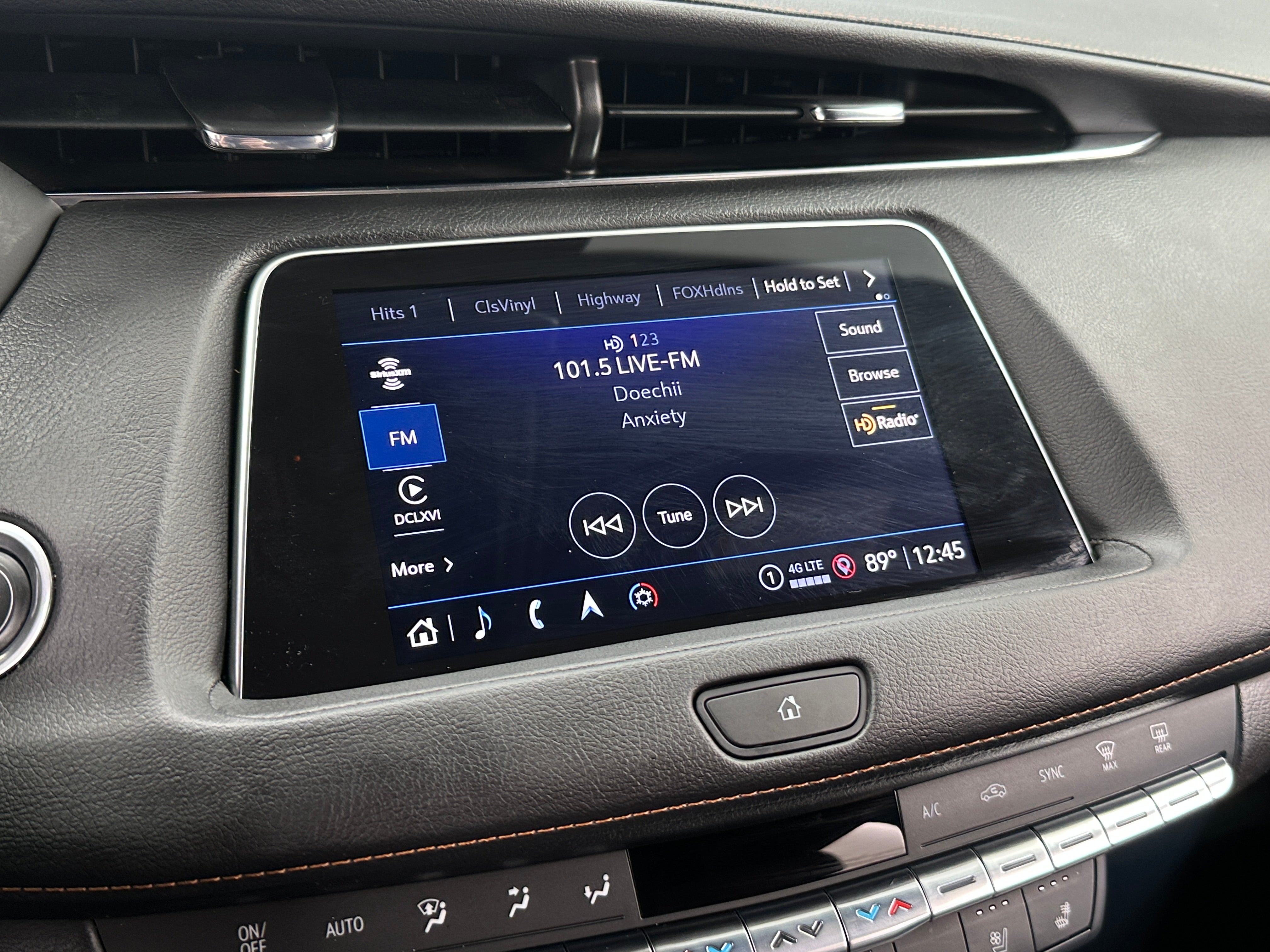 2023 Cadillac XT4 Sport 4
