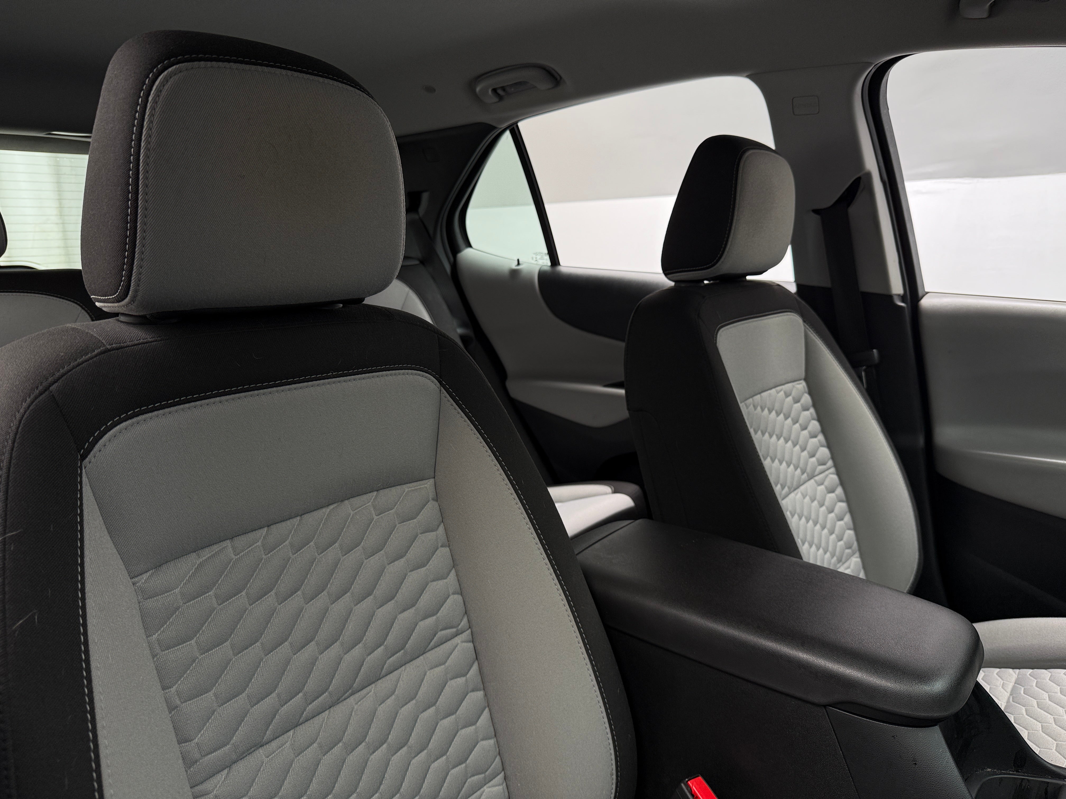 2020 Chevrolet Equinox LS 2