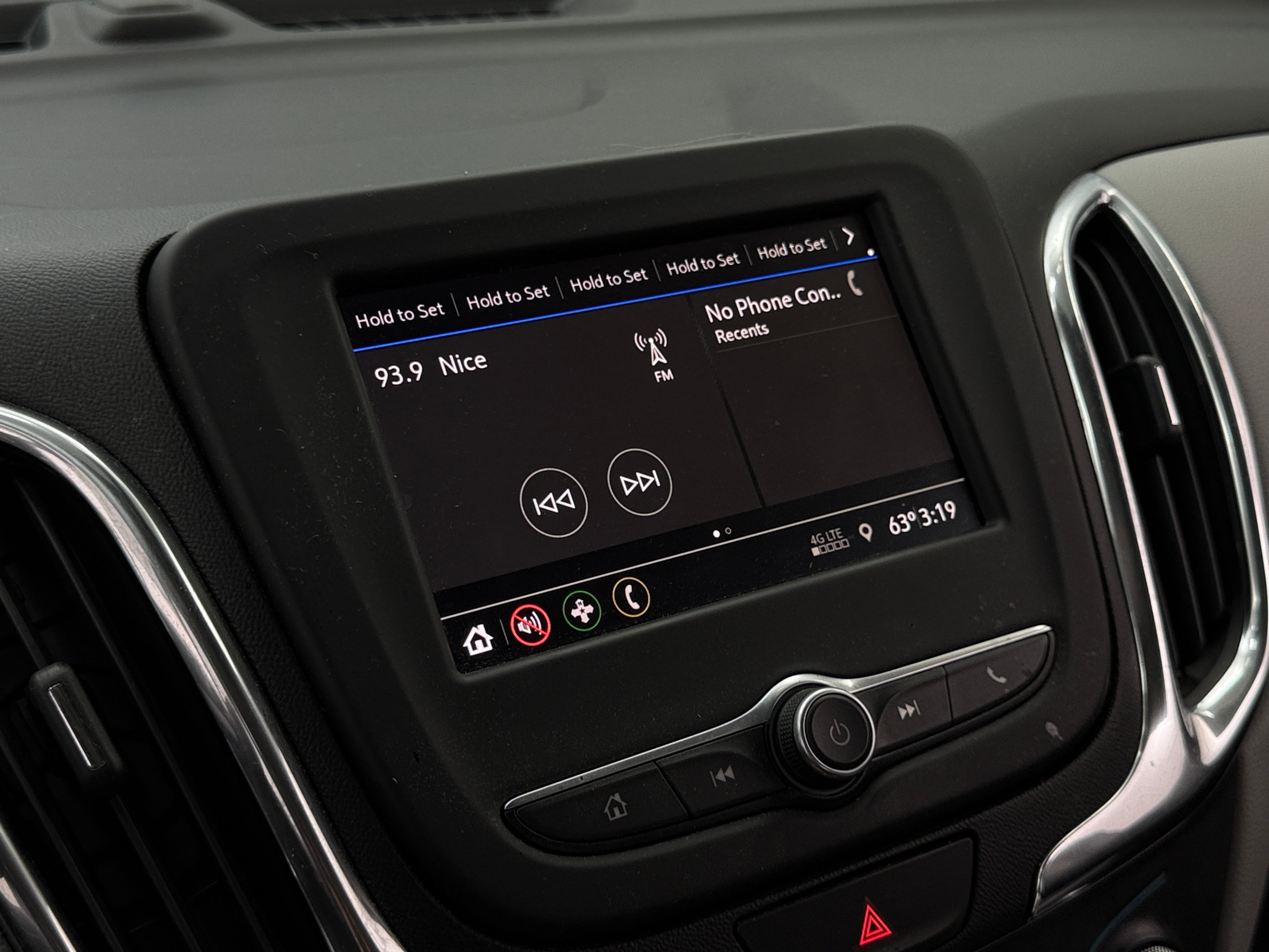 2020 Chevrolet Equinox LS 4