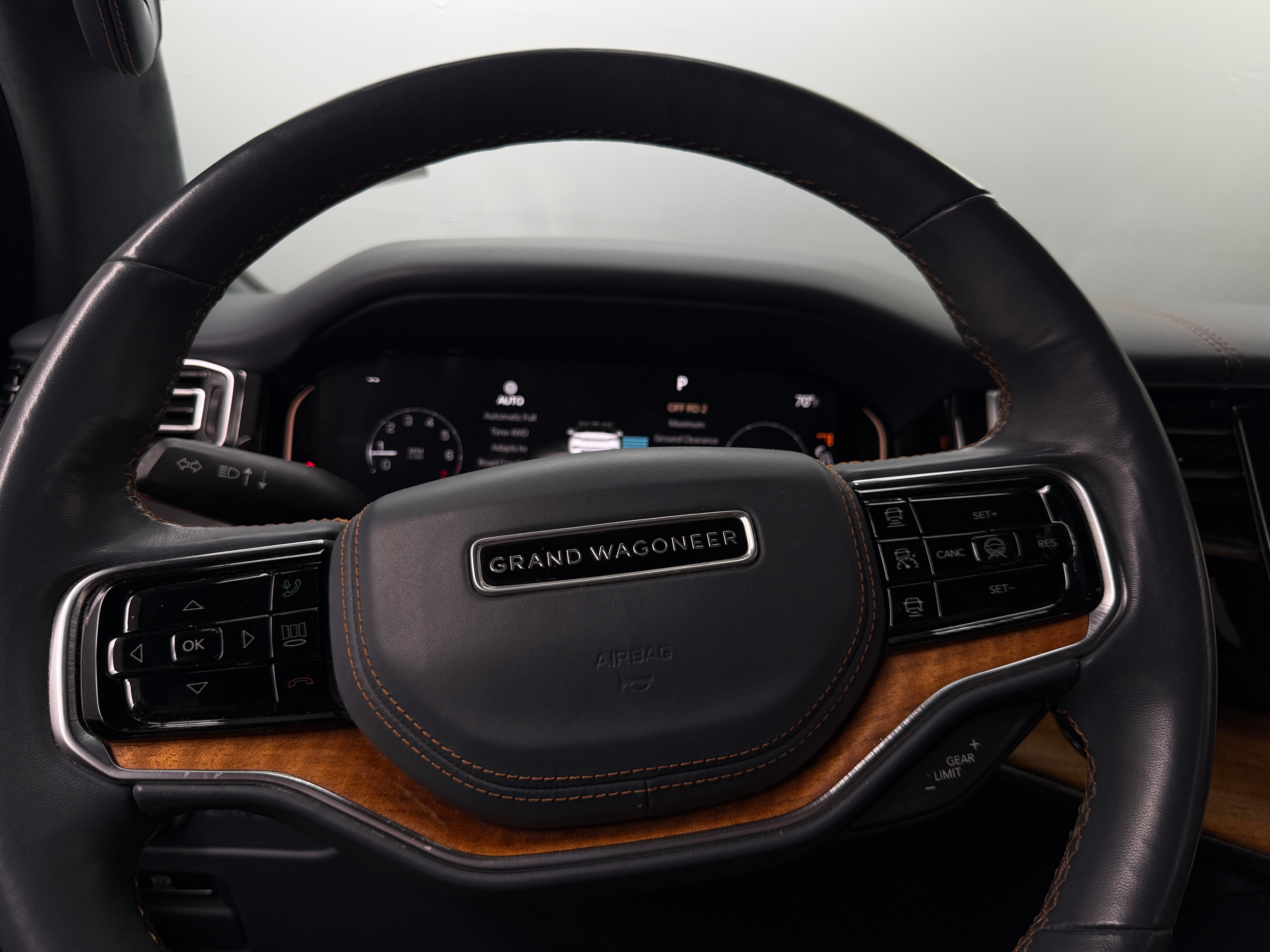 2022 Jeep Grand Wagoneer Series II 4
