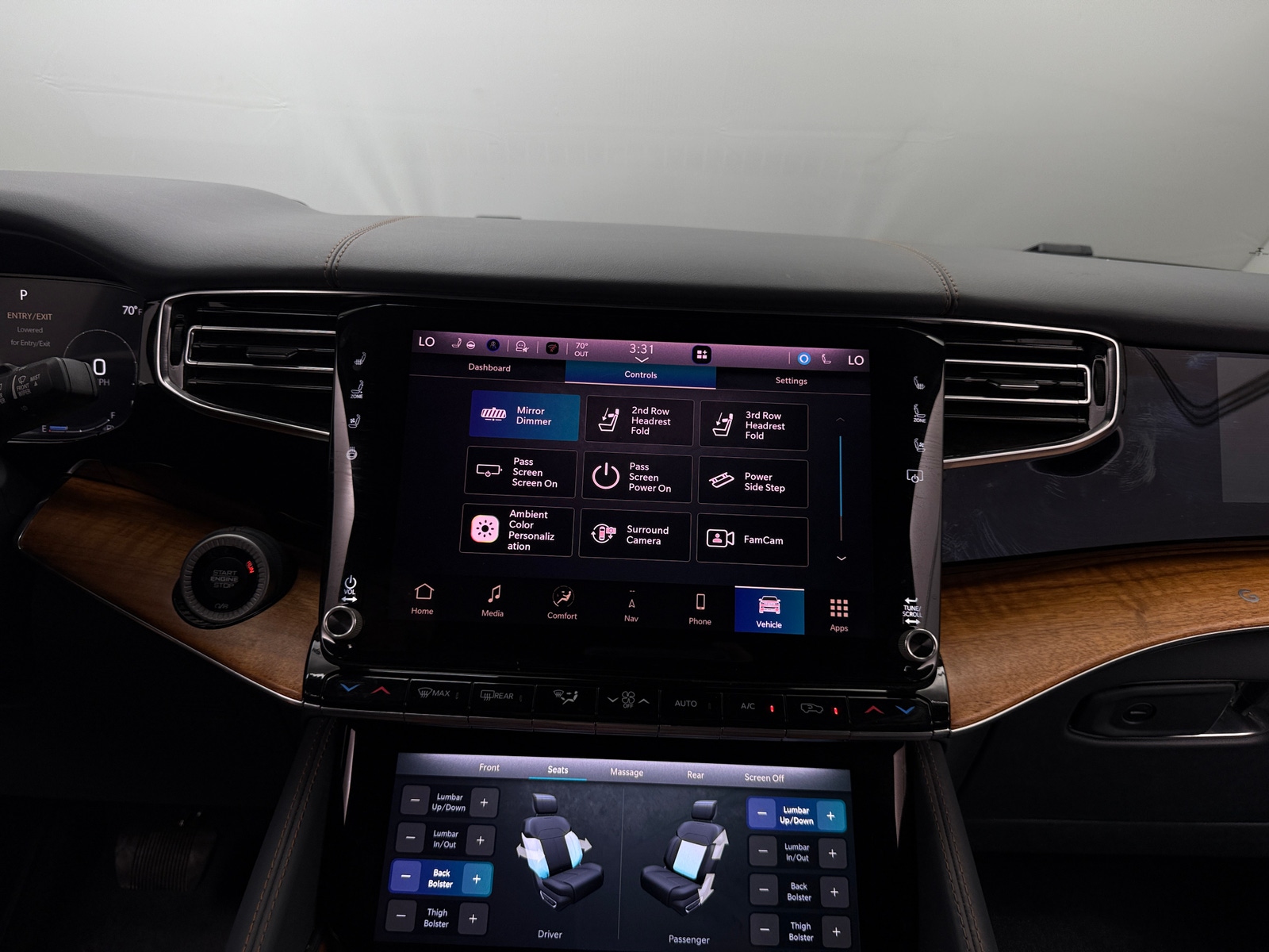 Thumbnail: 2022 Jeep Grand Wagoneer - 3