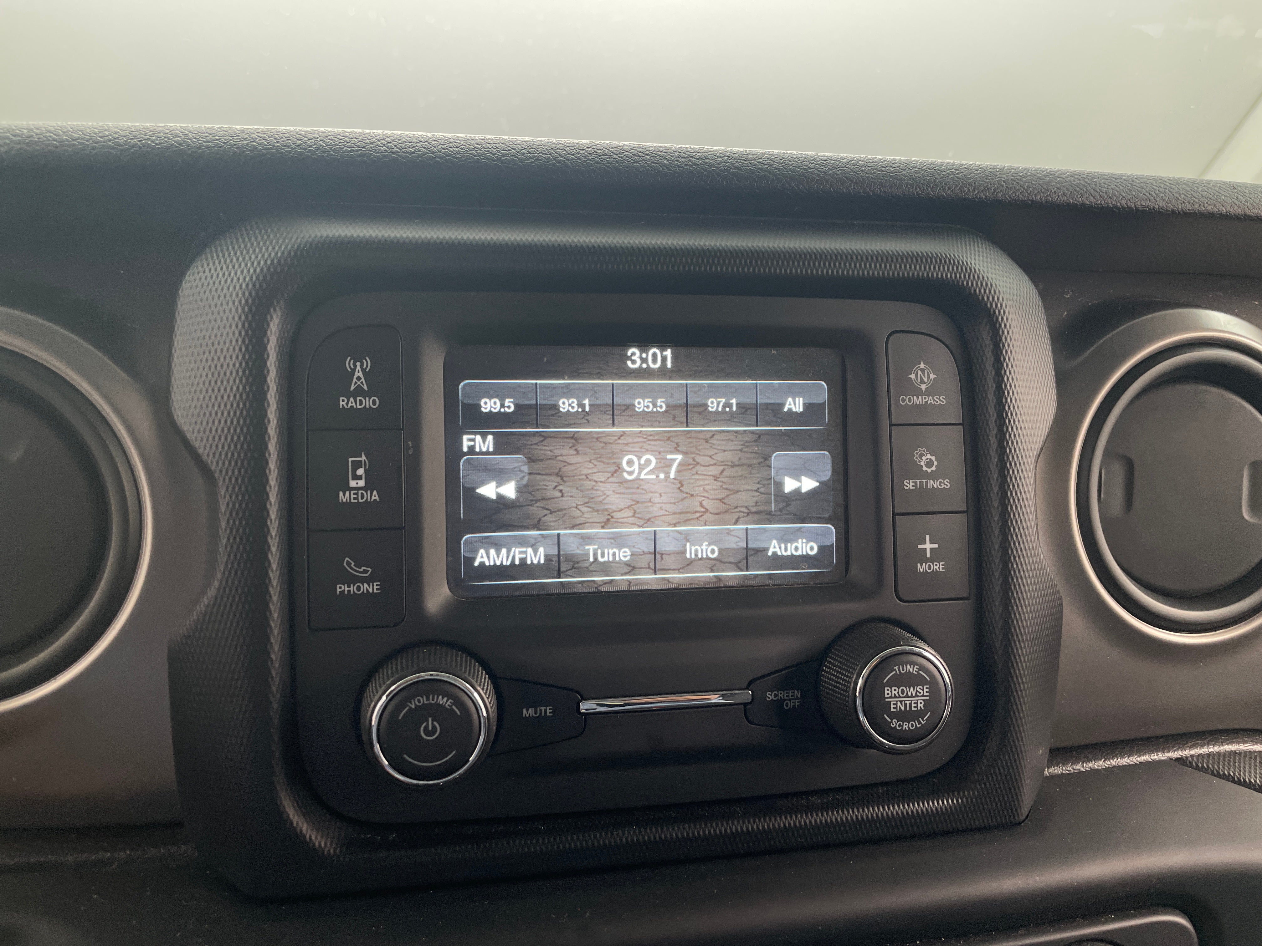 2019 Jeep Wrangler Sport 4