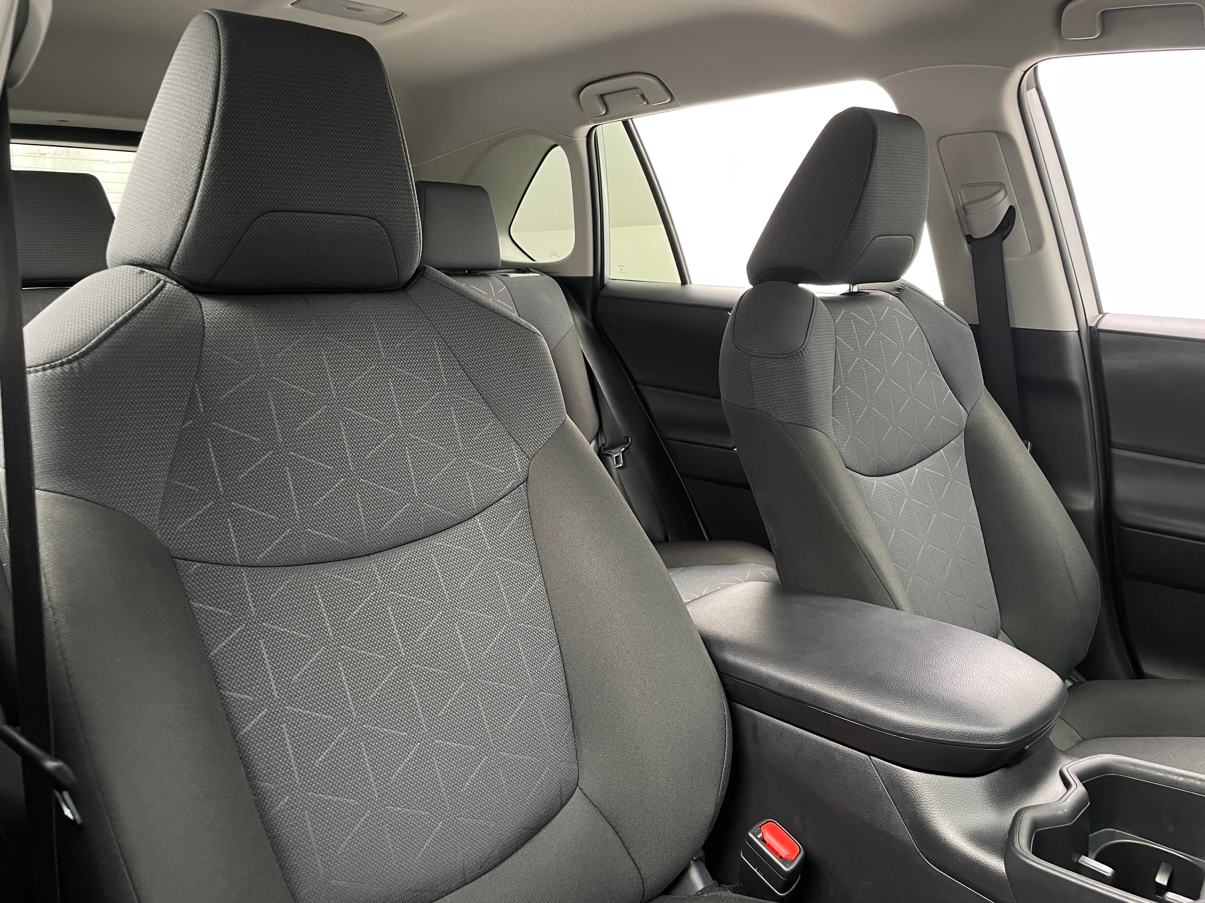 2024 Toyota RAV4 XLE 2