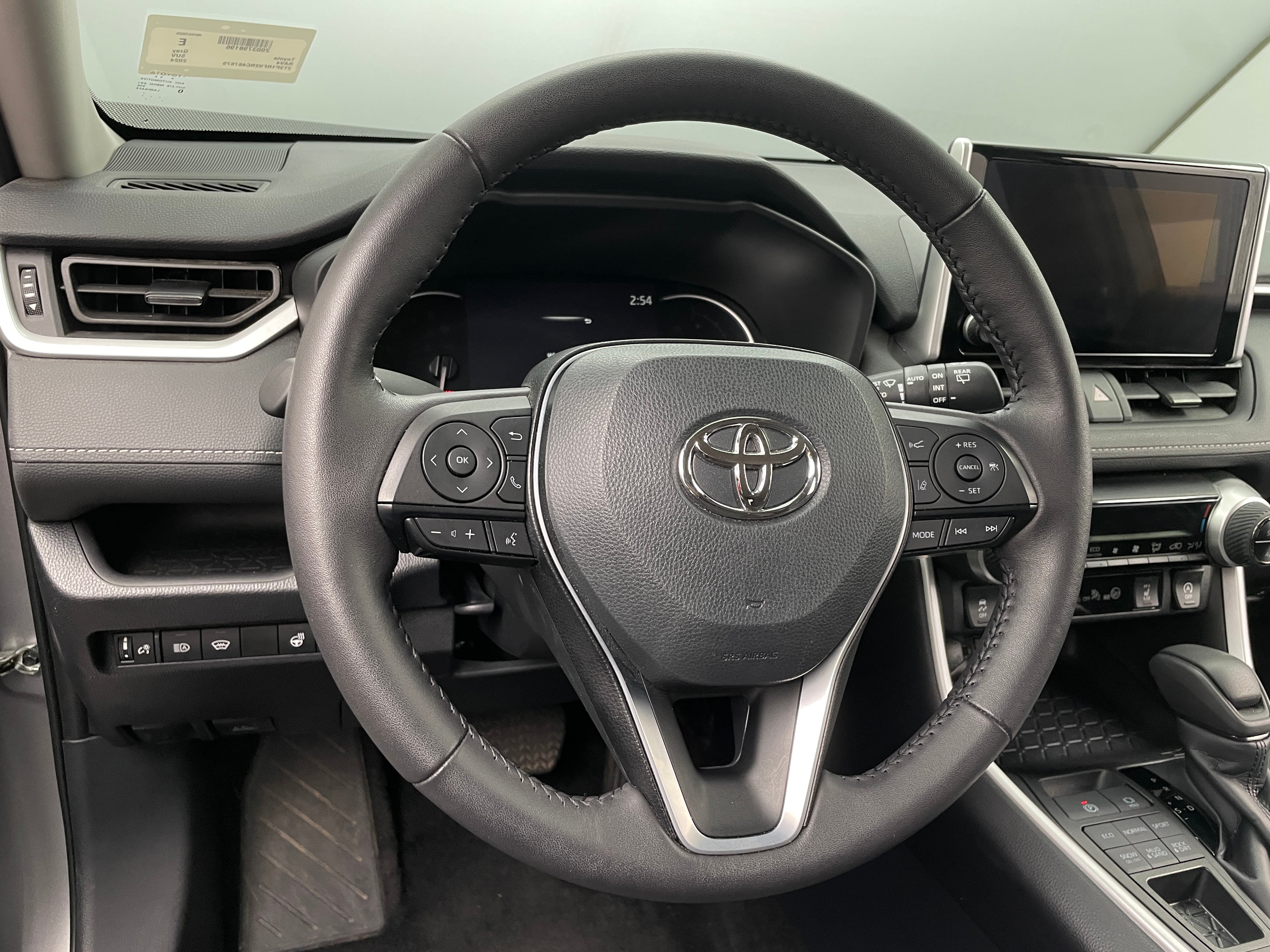 2024 Toyota RAV4 XLE 5