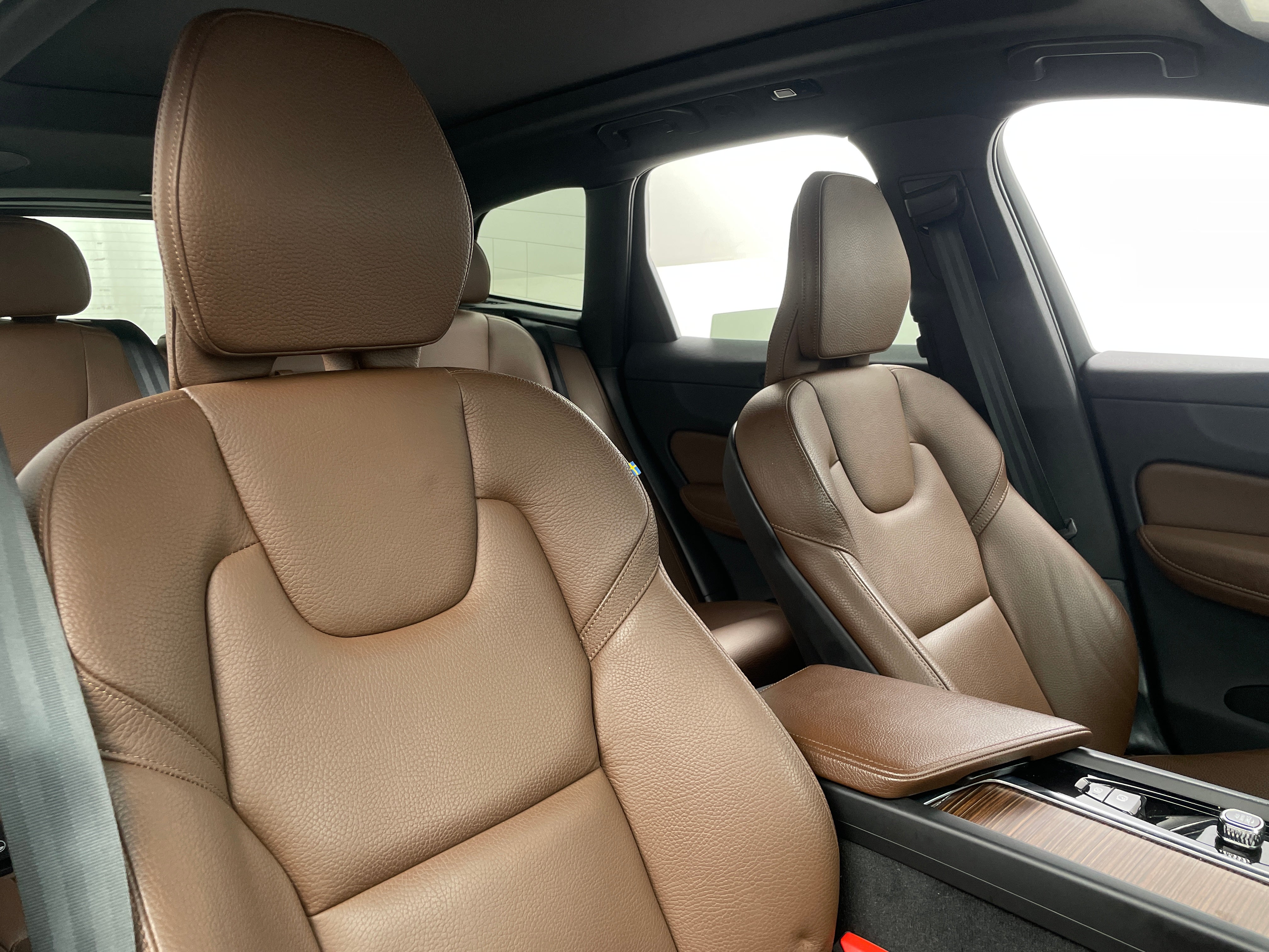 2022 Volvo XC60 B5 Momentum 2