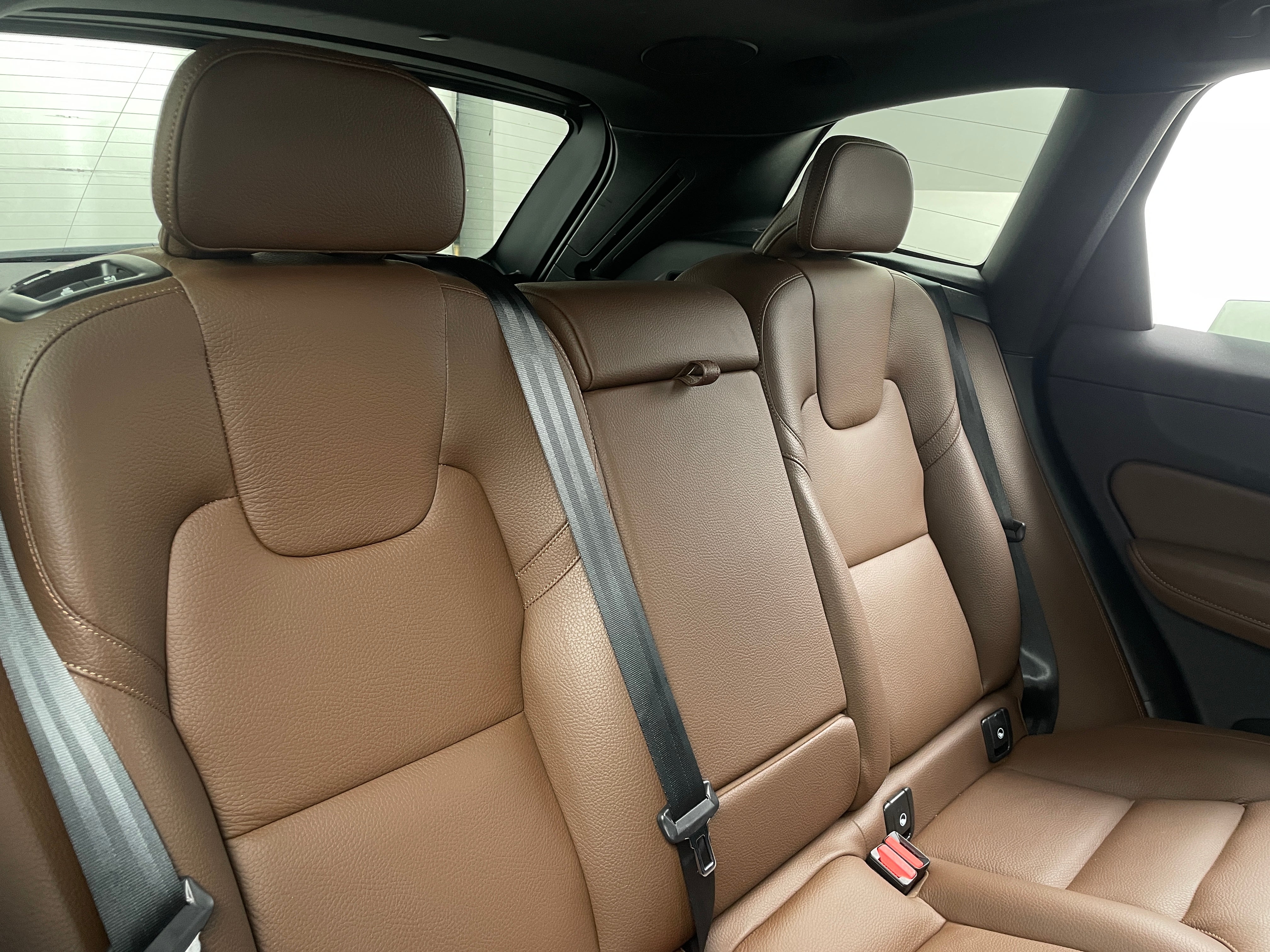 2022 Volvo XC60 B5 Momentum 6