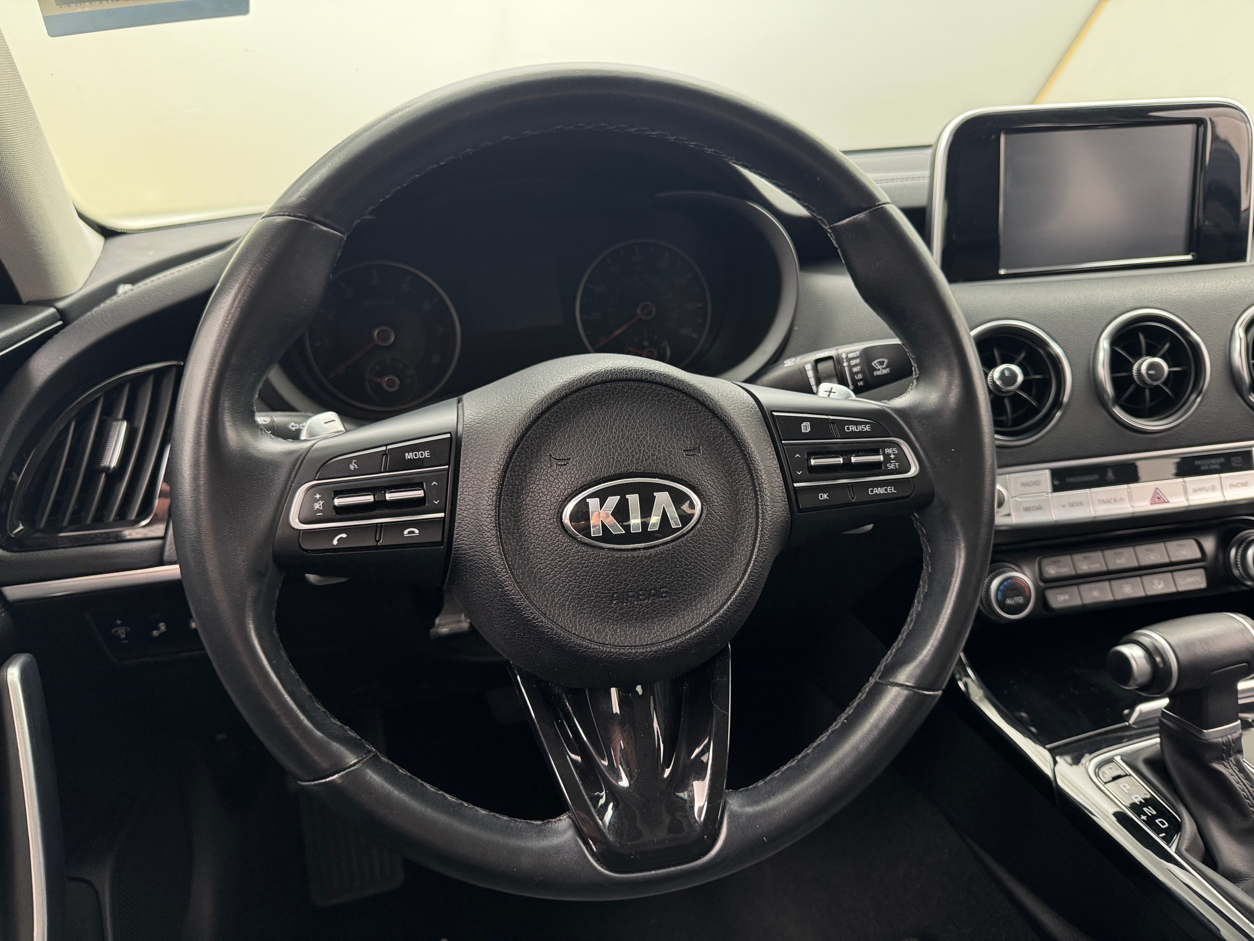 2019 Kia Stinger Base 4