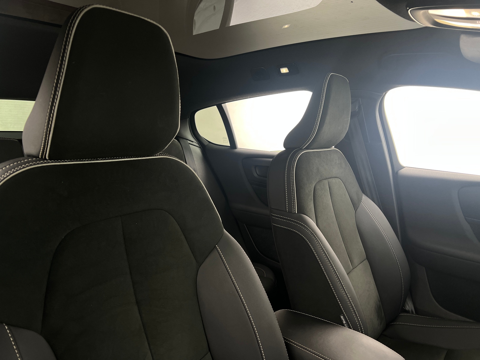 Thumbnail: 2023 Volvo C40 - 2