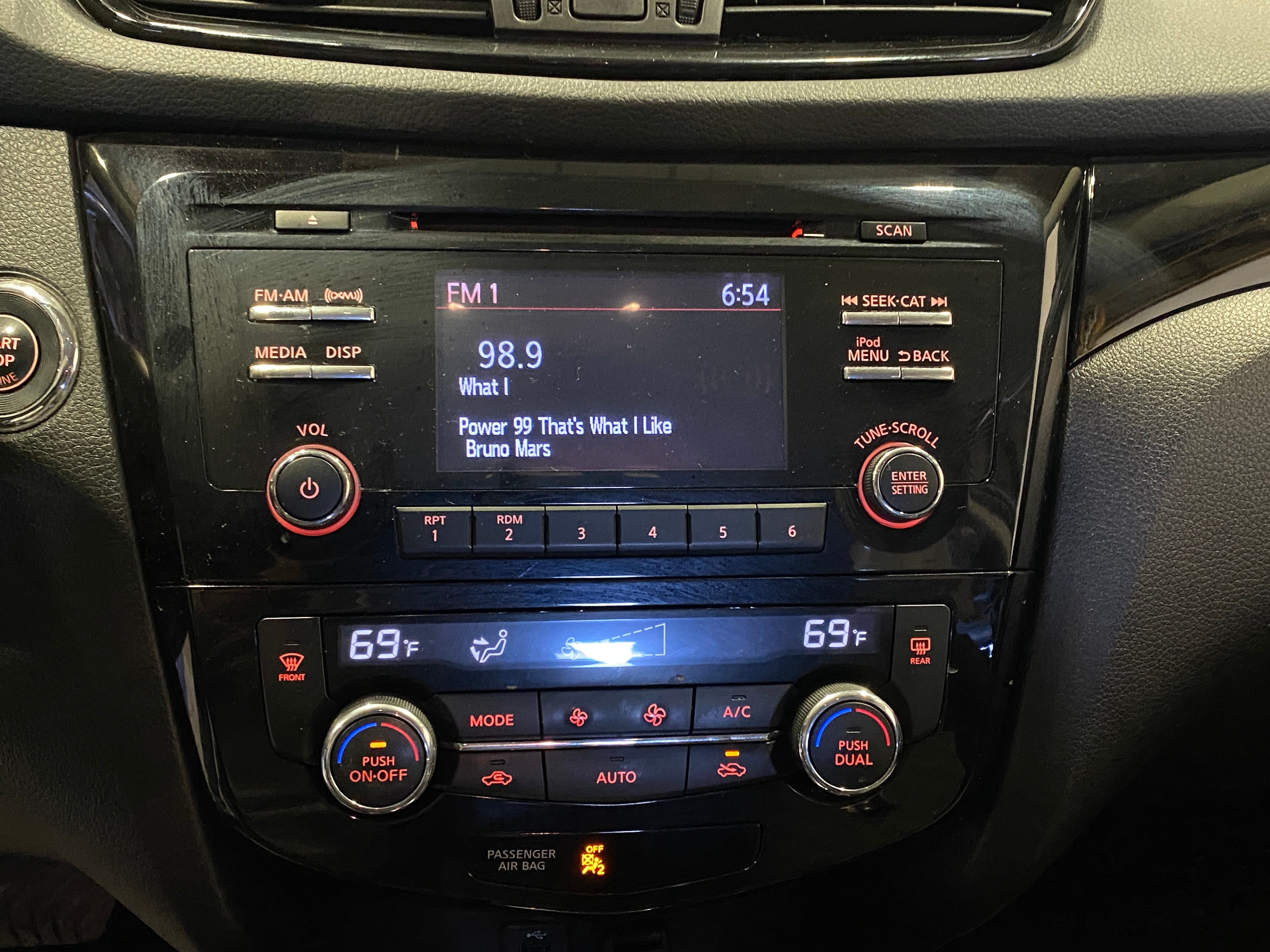 2018 Nissan Rogue Sport SV 4