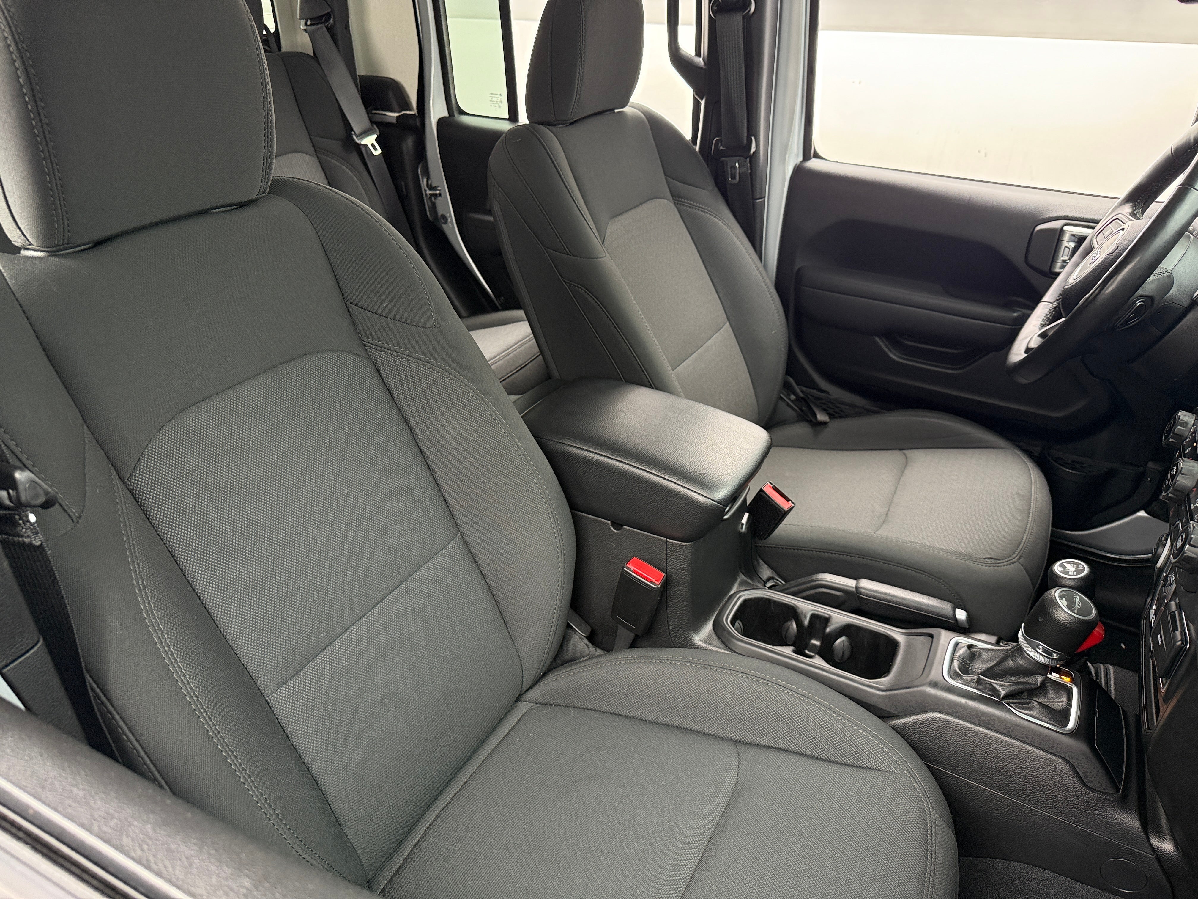 2022 Jeep Gladiator Altitude 2
